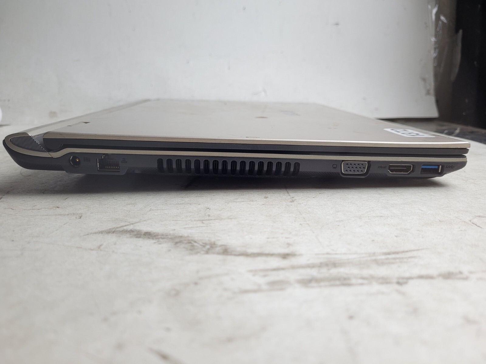 Asus U56E w/i5-2450M, 6GB RAM, 15.6″ Laptop for Parts #1372