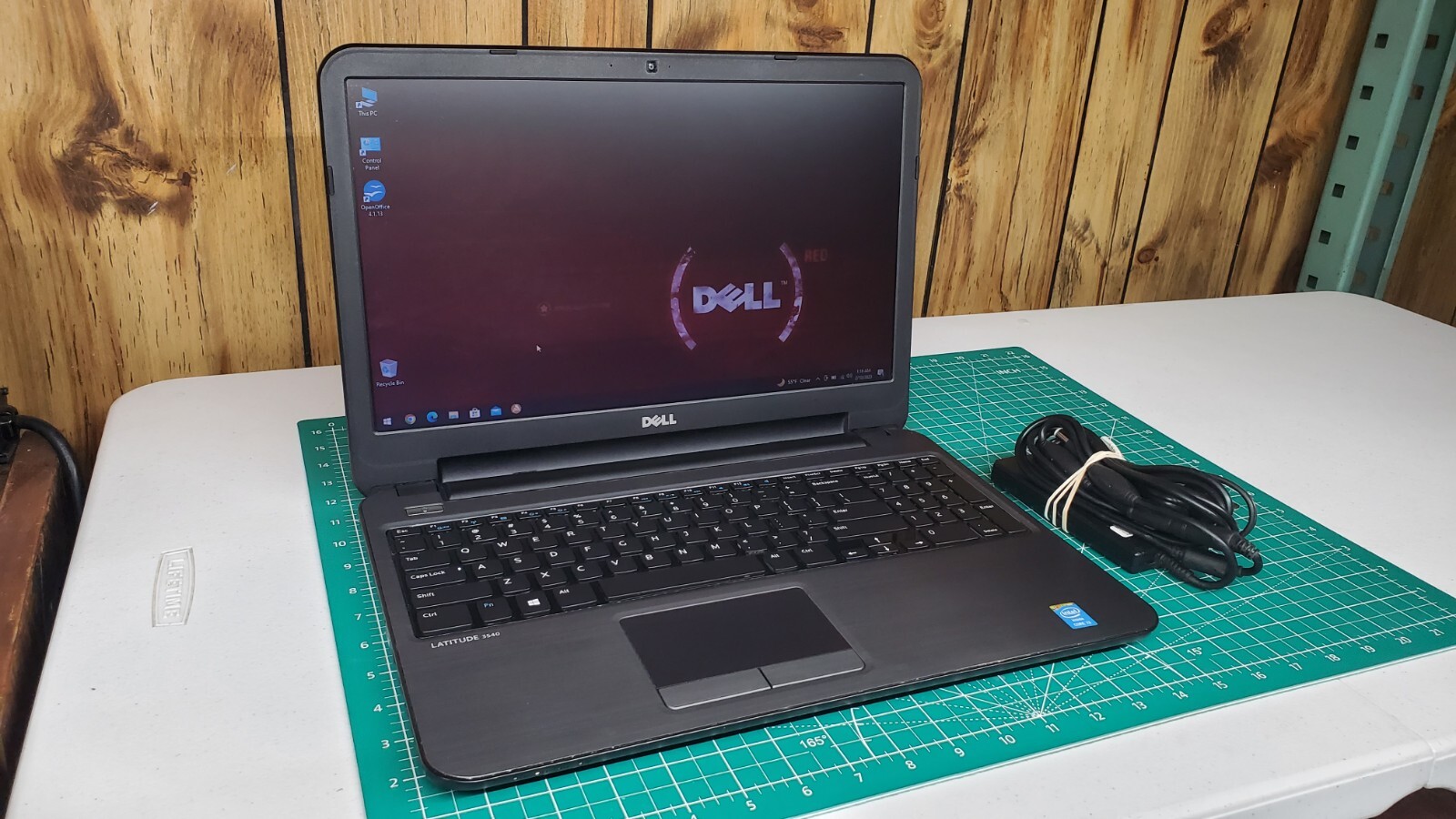 DELL LATITUDE 3540, 15.6” DISP, CORE i3-4010U, 8GB RAM, 128GB SSD, WINDOWS 10.