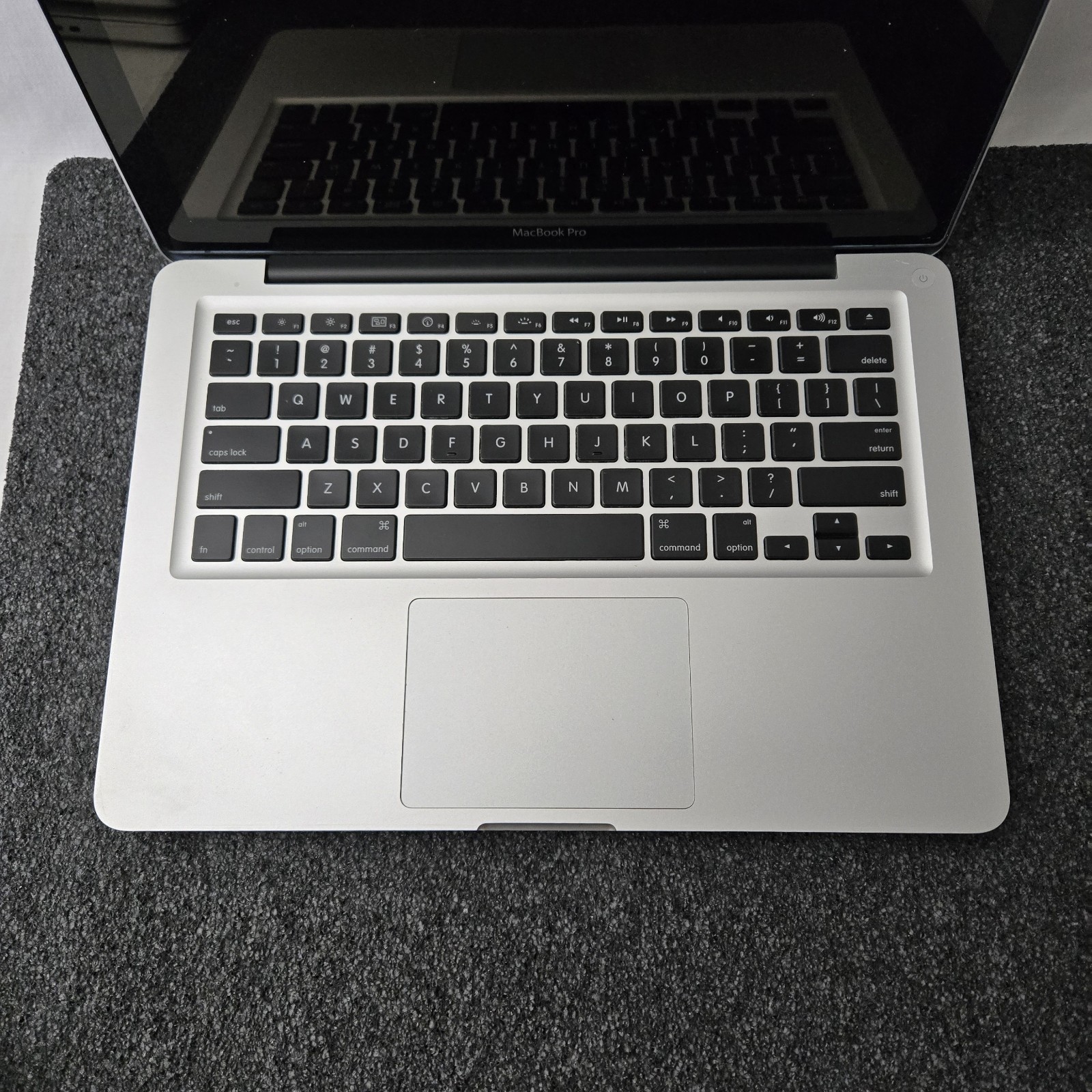 Lot of (9) Apple MacBook Pro A1278 Core 2 Duo 2.26GHz – Mixed Ram & HDD – PARTS