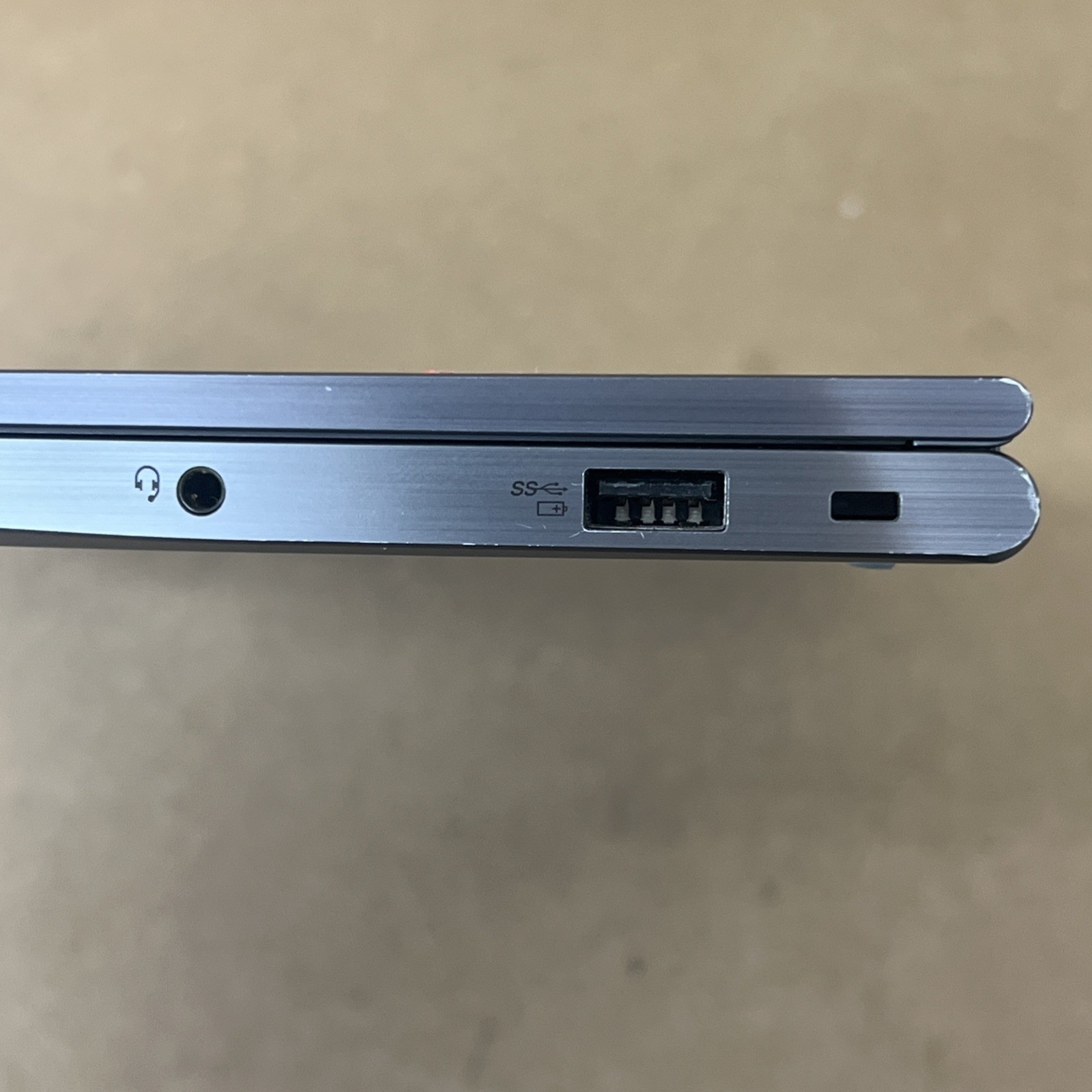 Lenovo ThinkPad X1 Yoga Gen 7 2-in-1 i5-1250P 16gb Ram 512gb – Fair