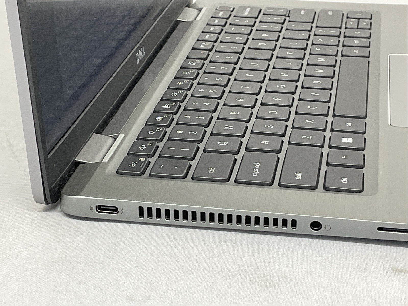 Dell Latitude 7330 – Touch – i7 1265U – 16GB, 256GB, Windows 11 +Adapter