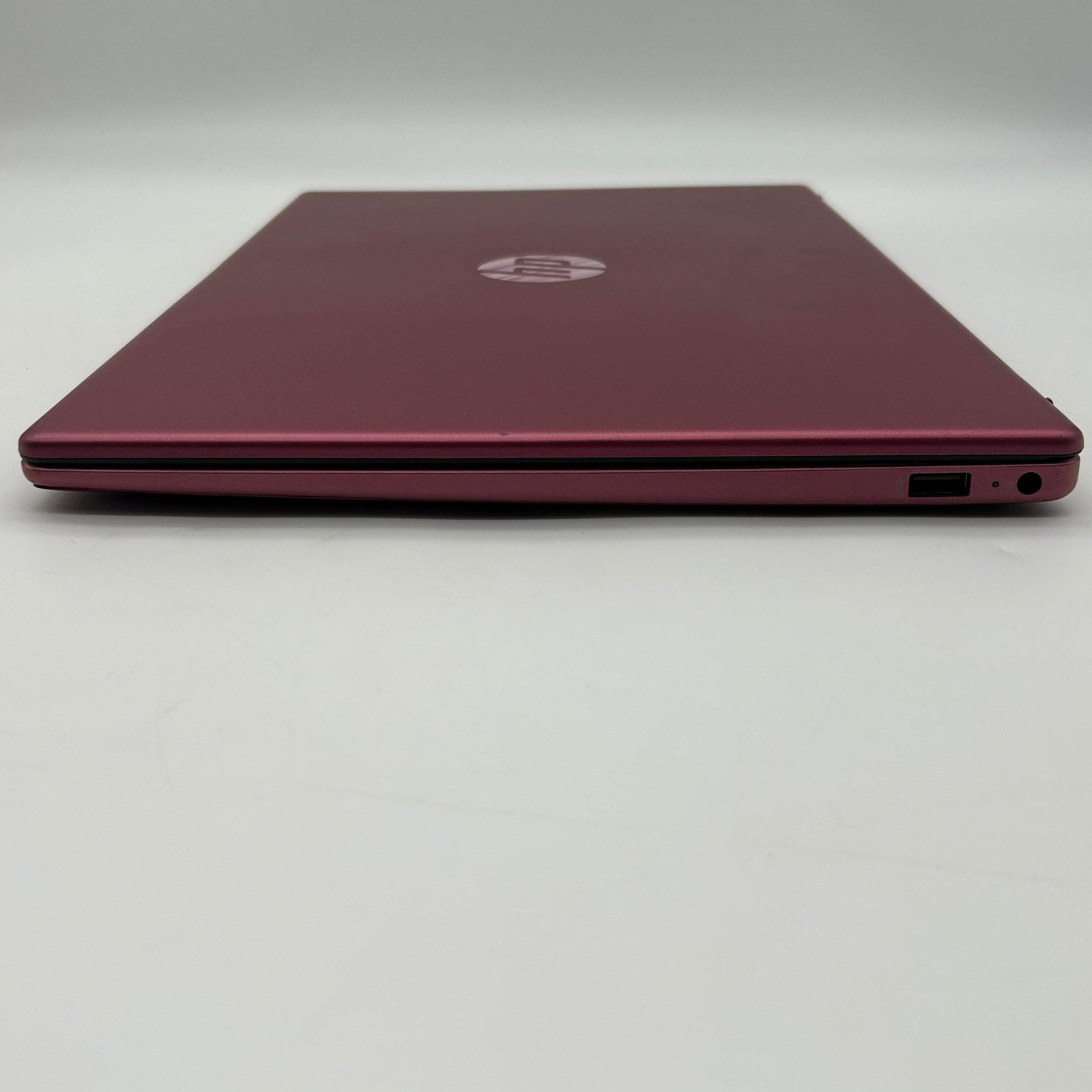 HP 15-FD0229DS 15.6″ Laptop Intel N200, 8GB RAM, 256GB SSD, w/ Charger