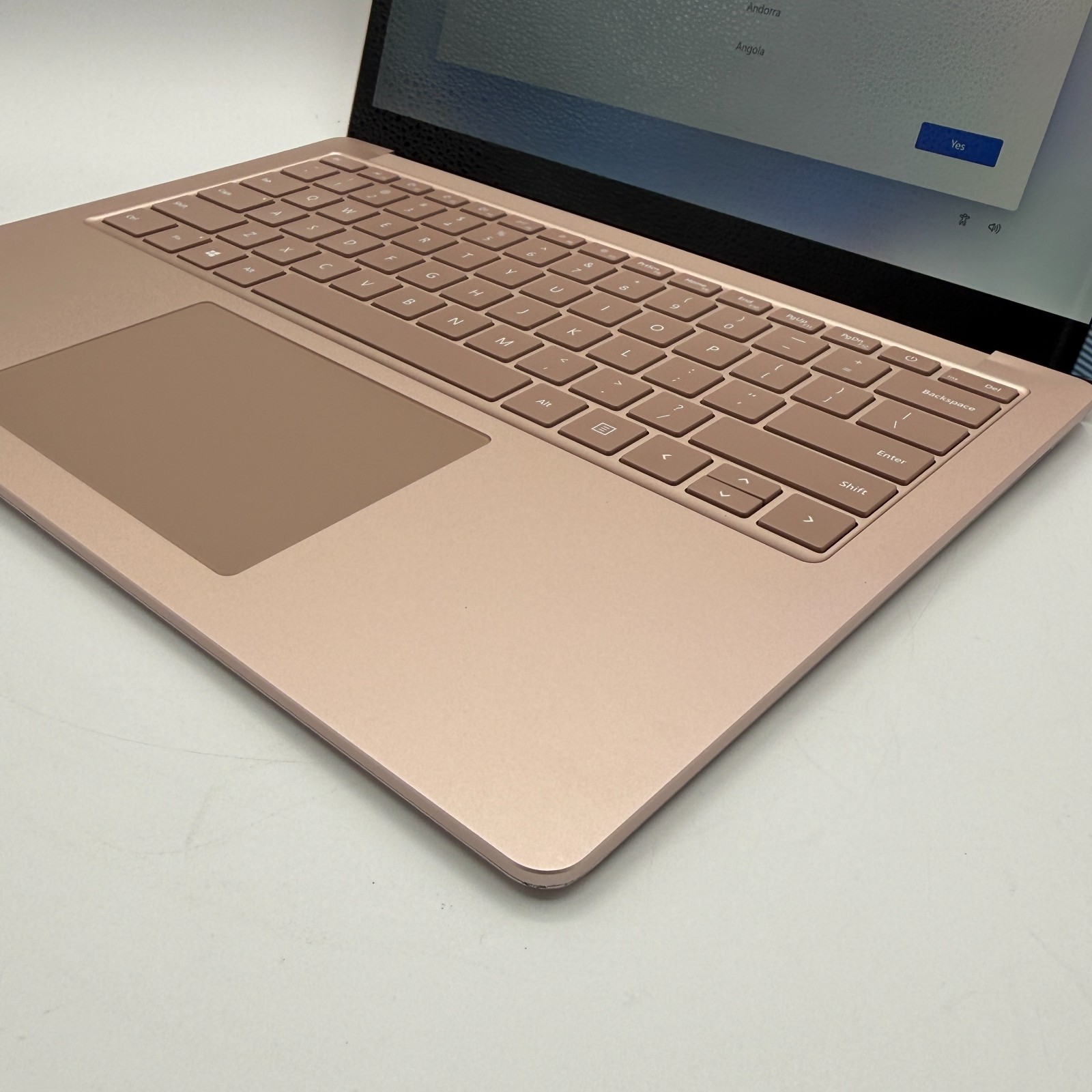 Microsoft Surface Laptop 4 1951 13.5″ i5-1145G7 16GB 256GB SSD Win11 Pro Dent