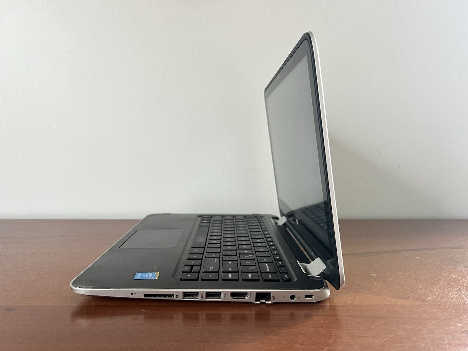 *Bad Battery*HP Pavilion 13-a110dx 13.3 Touch Laptop/i3-5010U/4GB/500GB HDD/W10H