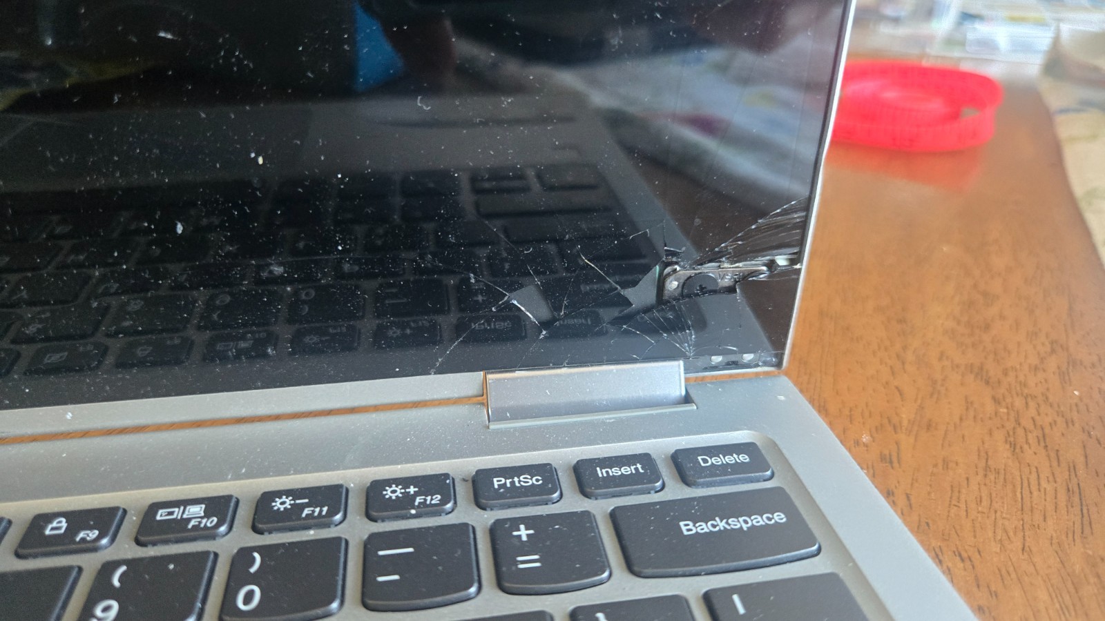 Lenovo YOGA 730-13IKB 81CT Core i5-8250U @1.6GHz 8GB Ram – NO SSD, FOR PARTS