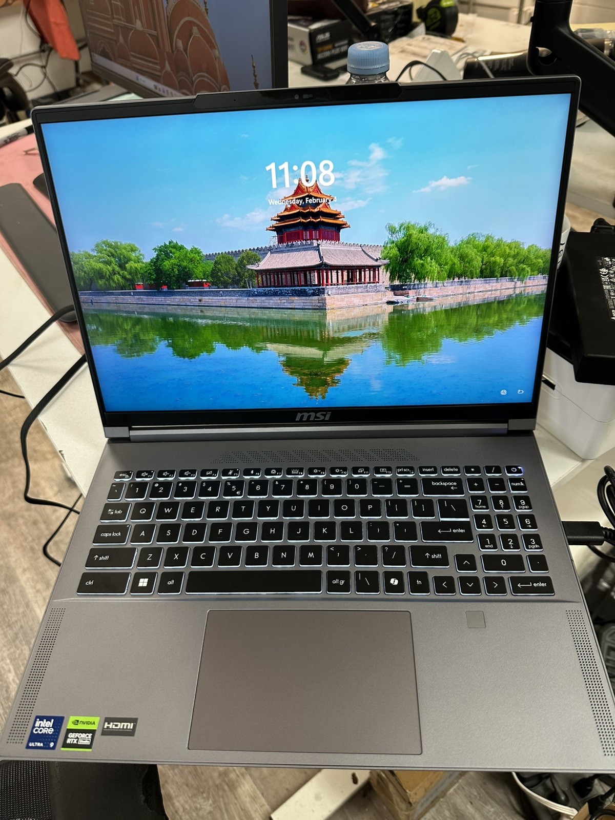 MSI Creator 16 AI Studio A1VHG 16.0″UHD+ Core Ultra 9 185H 32GB 1TB RTX 4080