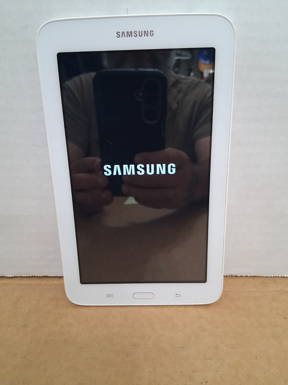 Samsung Galaxy Tab 3 Lite 7.0 (SM-T110) – For Parts Or Use Read Description
