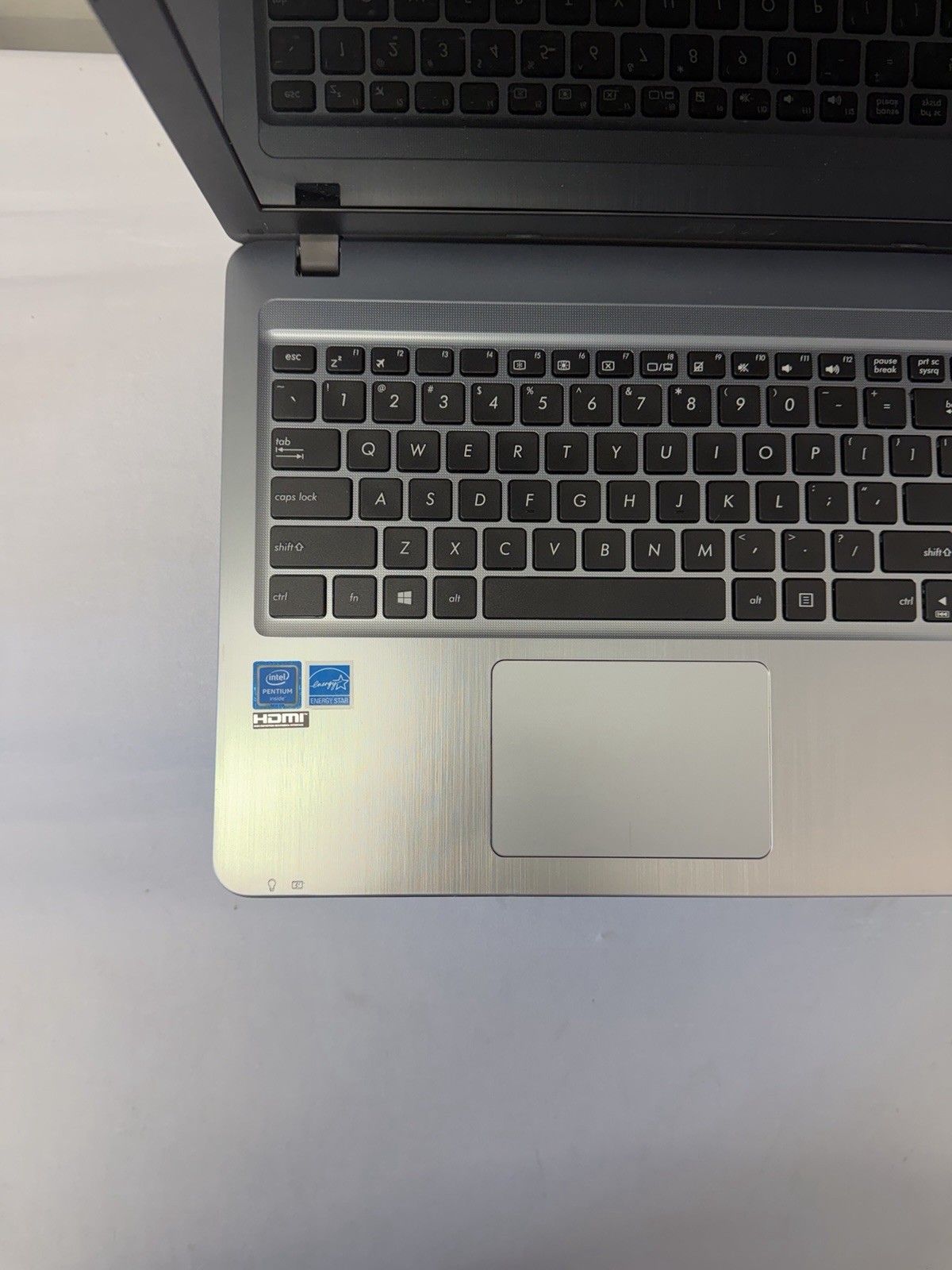 Asus X540S Laptop – Screen is Not Good – Intel Pentium – Read Des