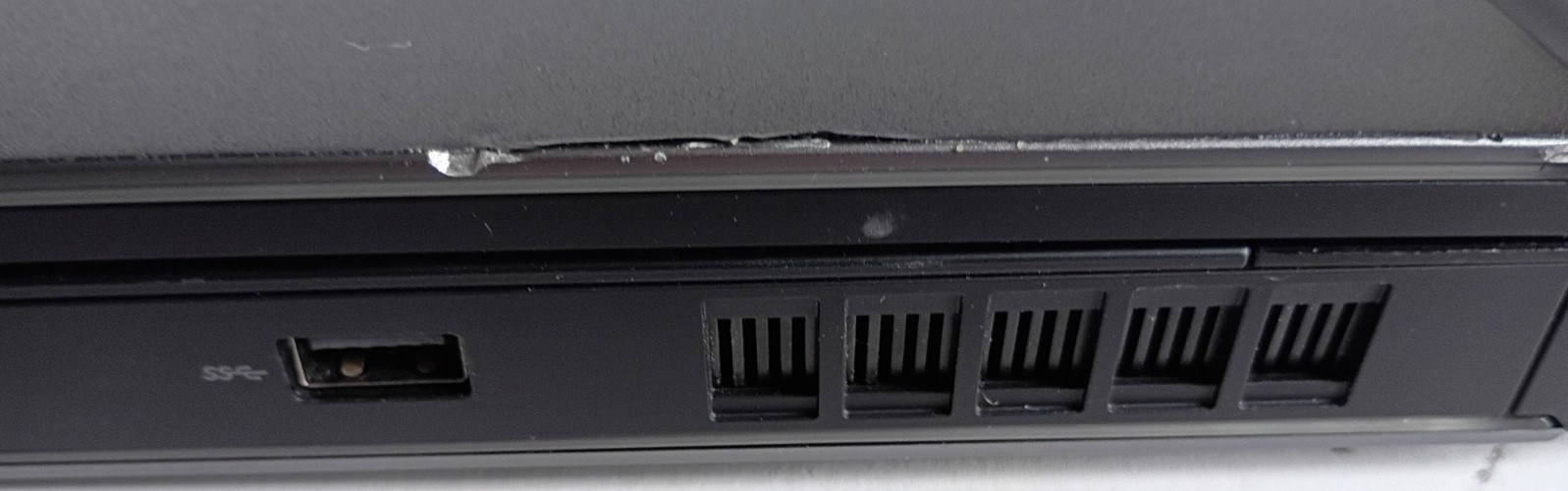 ALIENWARE 17 R4: i7-7700HQ @ 2.8, 32 GB DDR4 RAM, 1.512 TB SSD & HDD