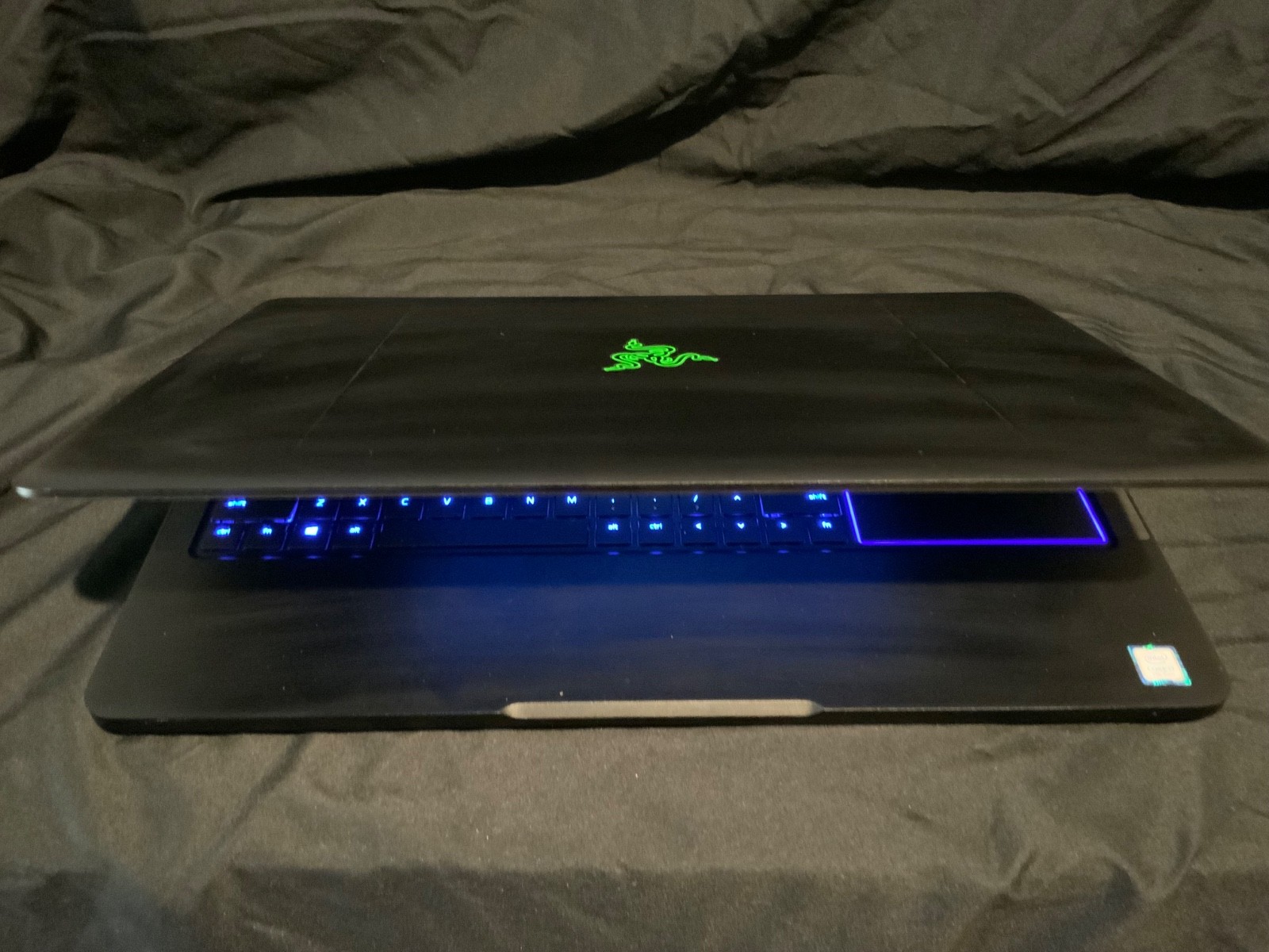 Razer Blade Pro 17.3″ (512GB SSD, Intel I7-9750H, 2.60 GHz, 16GB RAM) Laptop…