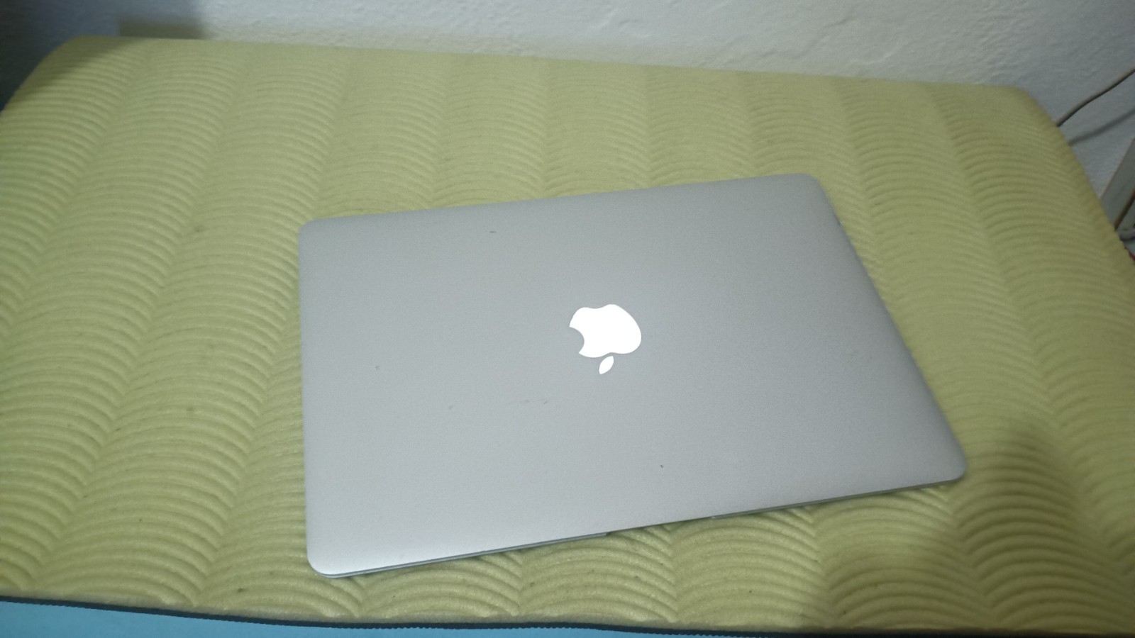 macbook air a1466 13″ 2012 i5 4GB 256gb ssd OSX CATALINA