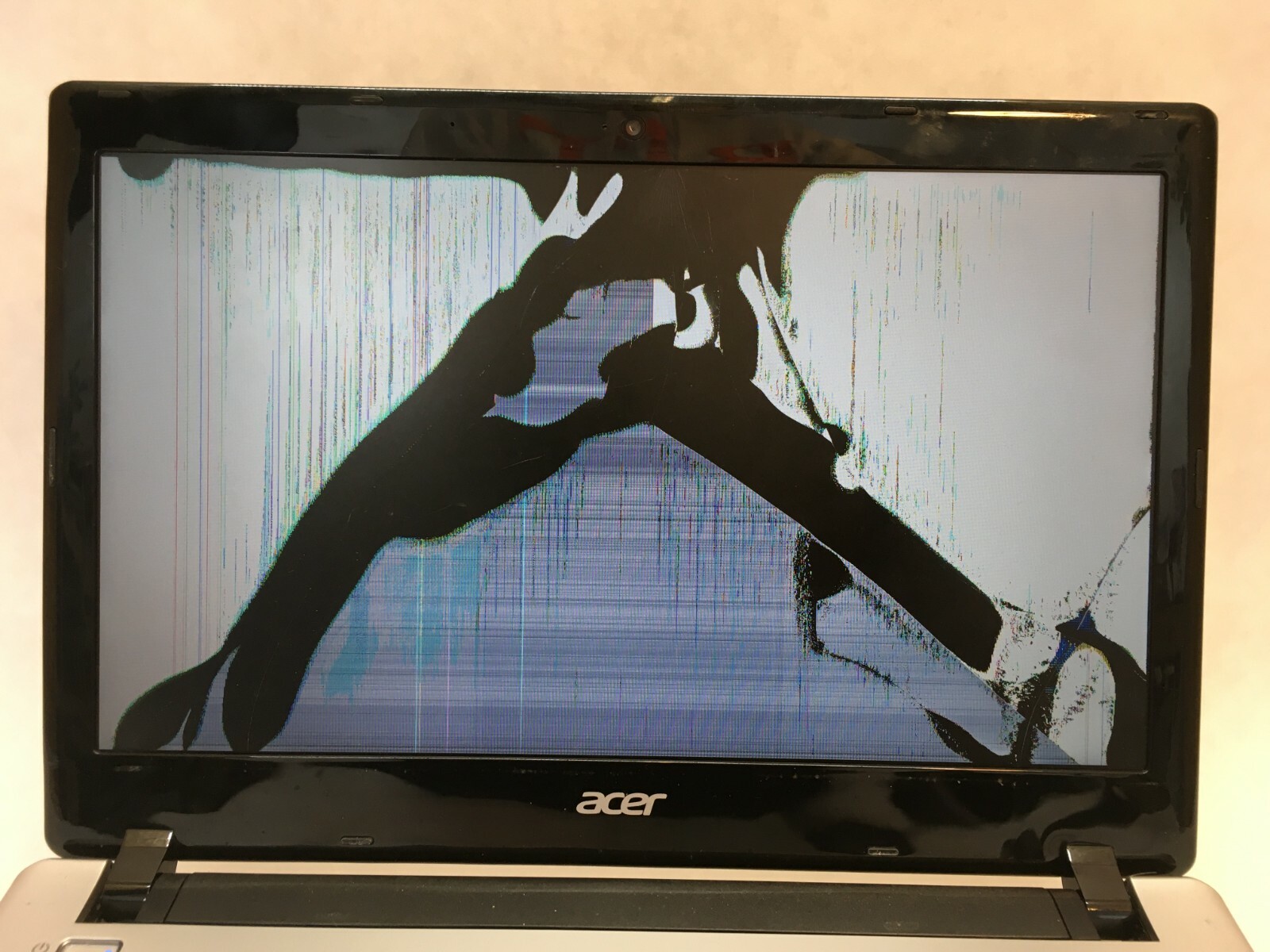 Acer Aspire V5 Intel Celeron 1GB RAM 11.6″ Laptop FOR REPAIRS/PARTS QT