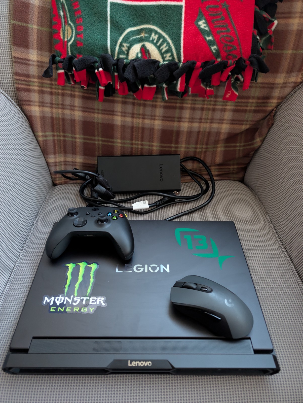 Lenovo Legion Pro 7i Gen 10 OLED Ultra 9 275HX RTX5090 64GB 2TB Gaming Laptop