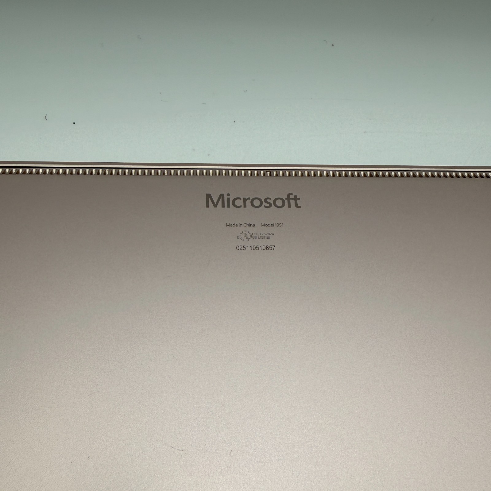 Microsoft Surface Laptop 4 1951 13.5″ i5-1145G7 16GB 256GB SSD Win11 Pro Dent