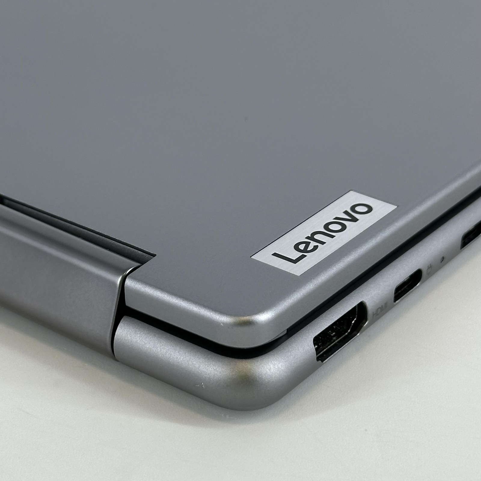 Lenovo Yoga 7 14 Gray FHD+ TOUCH 3.5 GHz Ryzen 5 8640HS 8GB 512GB SSD Excellent