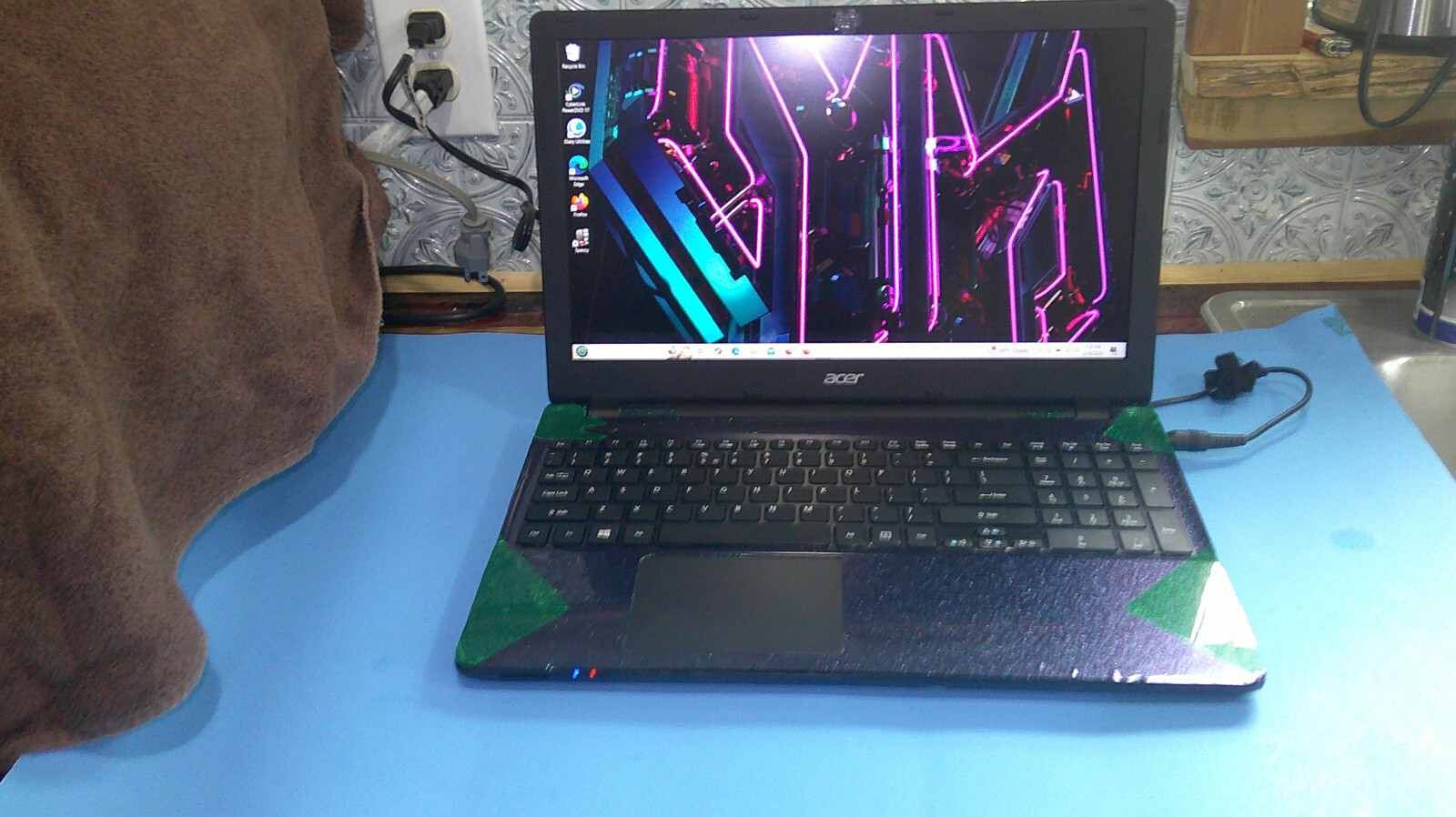 Acer Aspire SPHERE-SUM e5-571 563b,i5 1.7-2.70ghz,320gb,8gb,15.6″hd