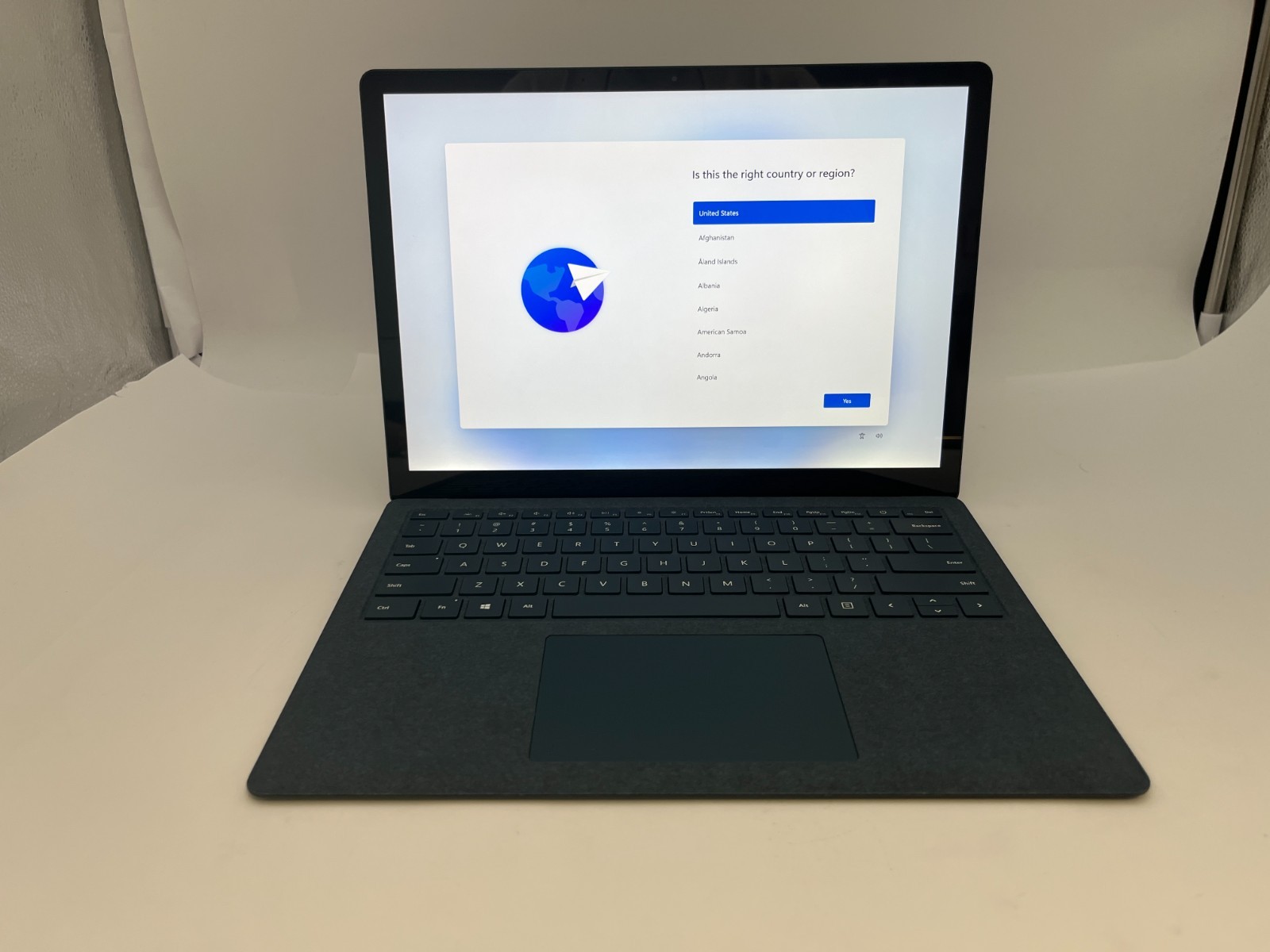 Microsoft Surface Laptop 3 13.5” Intel Core i5-1035G7 16GB RAM 256GB NVME-A