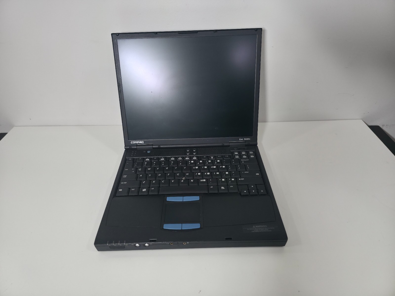 Vintage Compaq Evo N600c 14″ Laptop | Pentium III-M 866MHz | Boots to BIOS