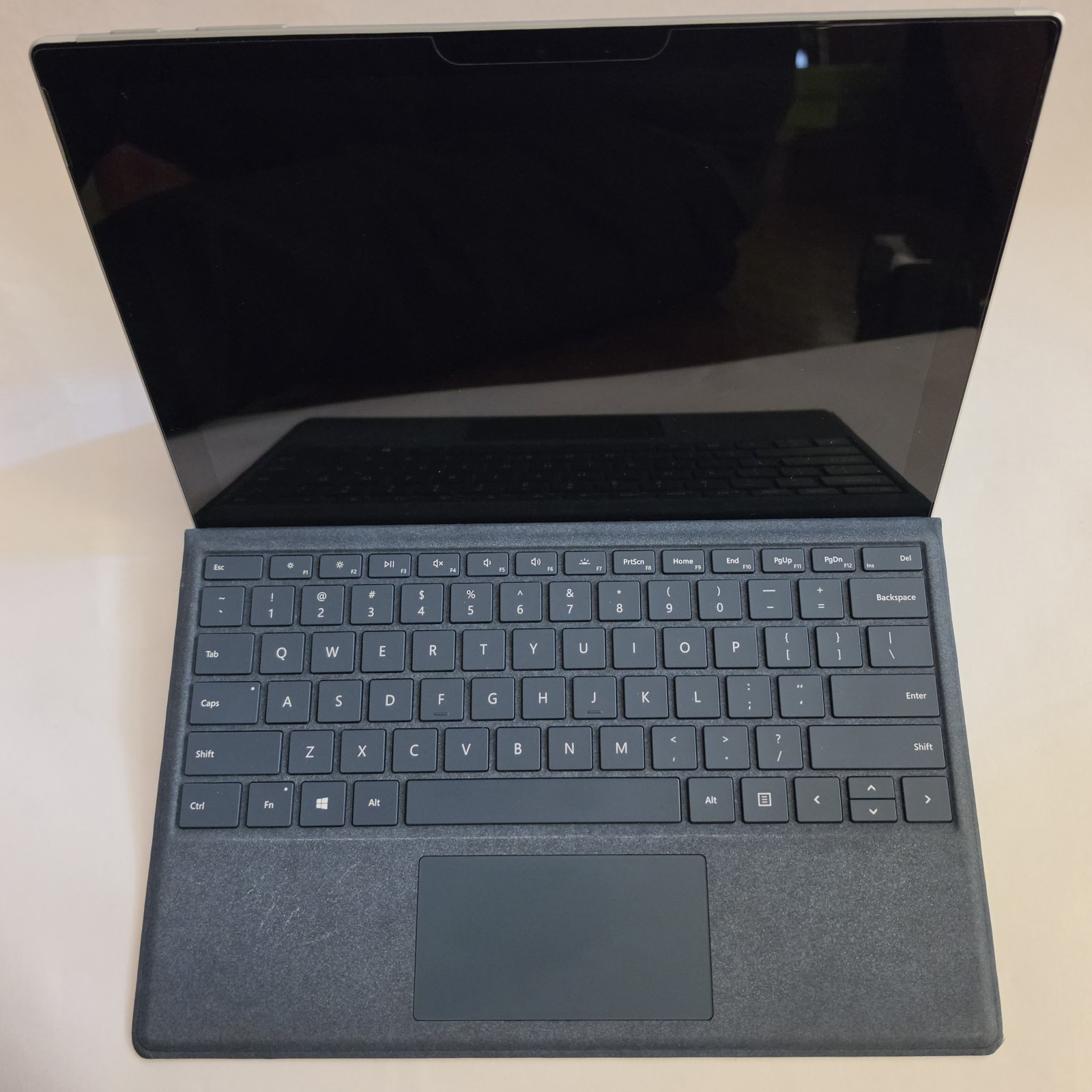 Microsoft Surface Pro 5th Gen 1796, Core i5-7300U, 8GB RAM, 128GB SSD + MS Pen!