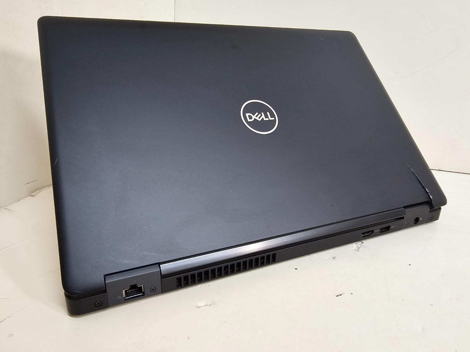 Dell Precision 3530 Laptop – 2.6 GHz i7-8850H 16GB 256GB SSD Webcam 15.6″ – SP2