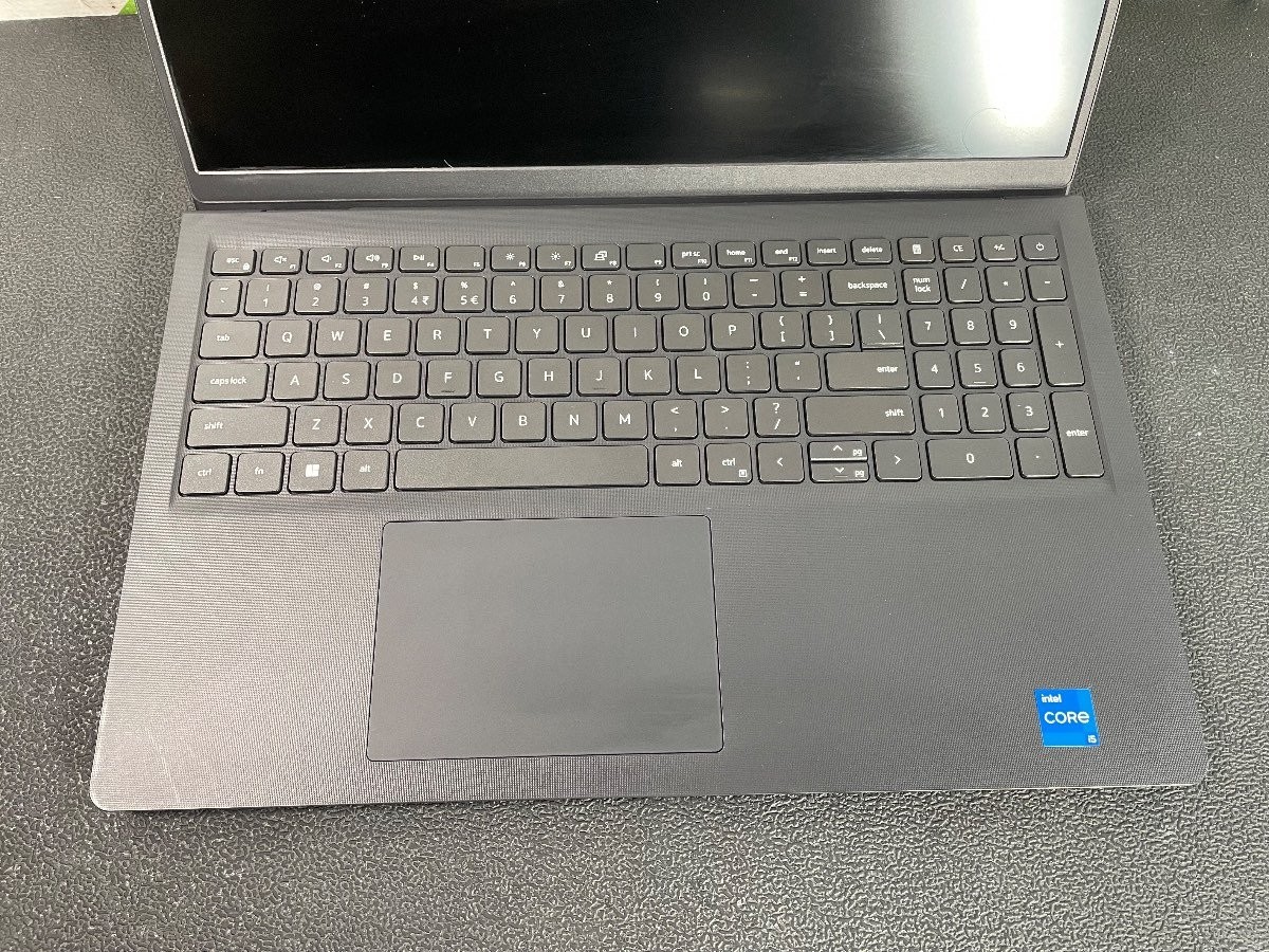 Dell Vostro 3520 15.6″ i5-1235U 2.50GHz 8GB DDR4 No SSD No OS w/ AC Adapter