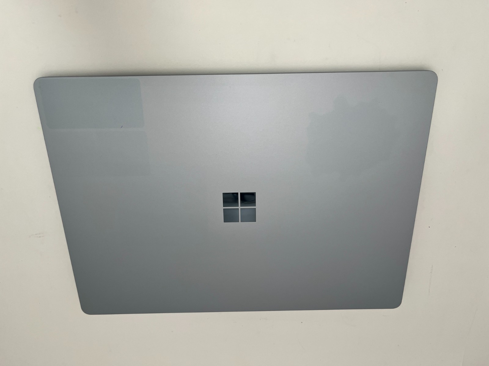 Microsoft Surface Laptop 4 1950 13.5″ Touch i5-1145G7 16GB RAM 500GB NVME