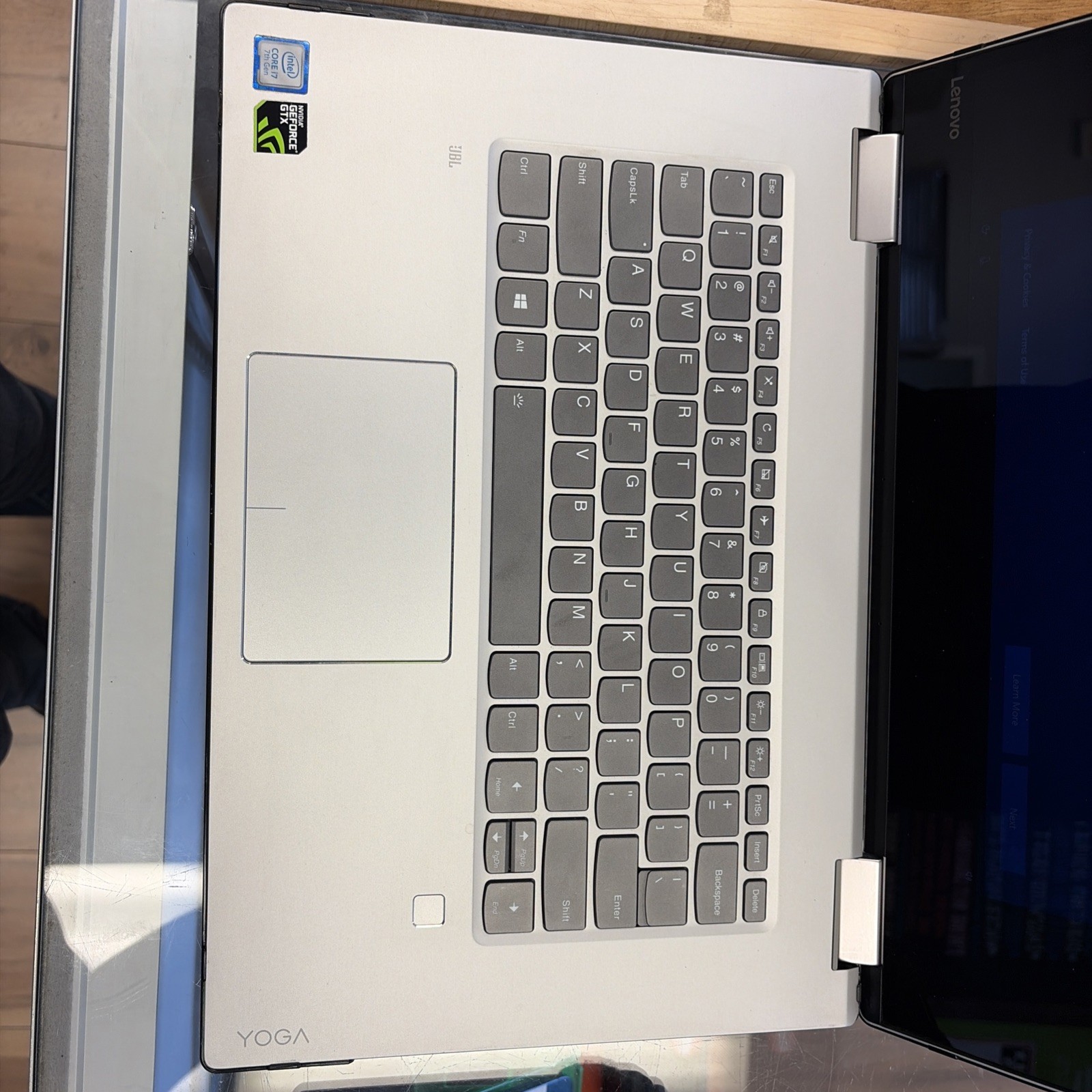 Lenovo Yoga 720-15IKB Core i7-7700HQ Nvidia GTX 1050 16GB RAM 512GB SSD Win10Pro