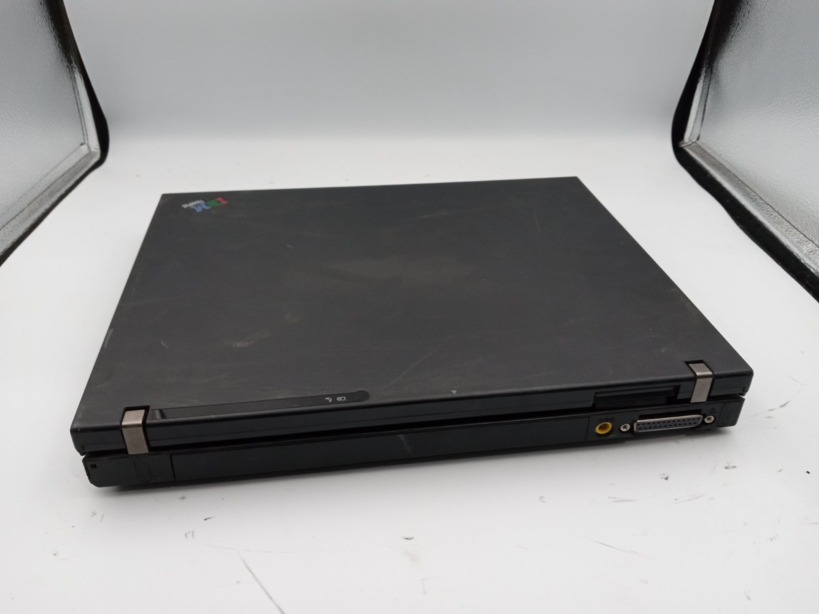 Lenovo IBM ThinkPad R52 15″ Laptop Intel Pentium CPU – POWERS ON – FAN ERROR -RR