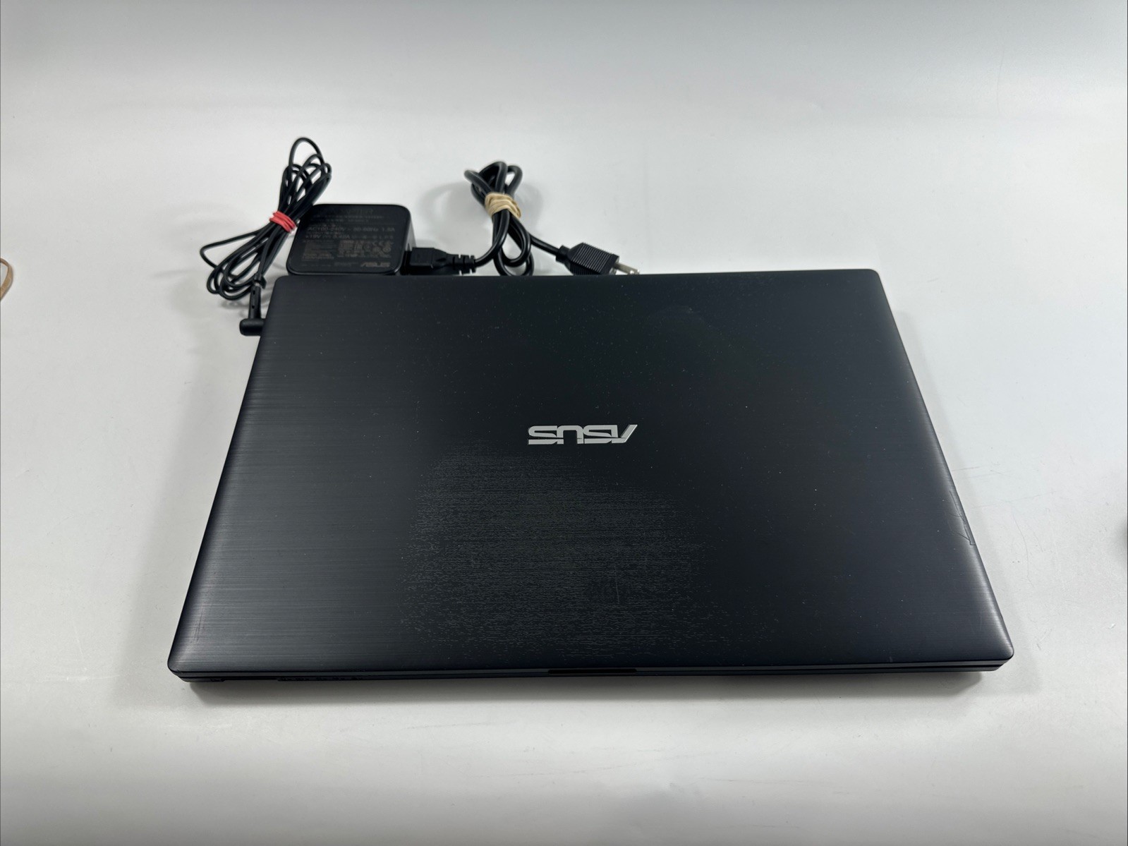 Asus Laptop P2520S laptop