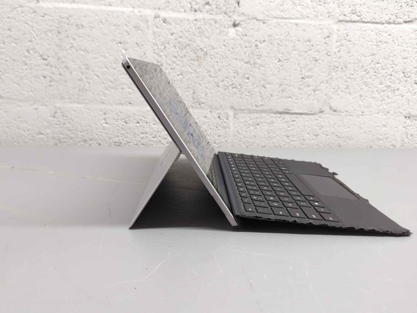 Microsoft Surface Pro 7 12.3″ i5-1035G4 8GB 256GB SSD Win11 Pro – Read