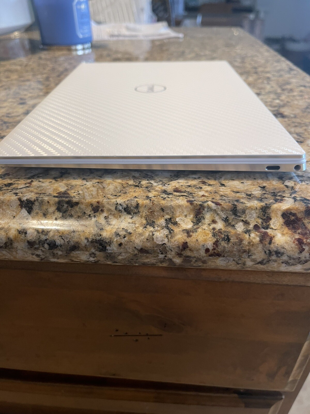 Dell XPS 13 9300 (256gb, i5, 8gb Ram)
