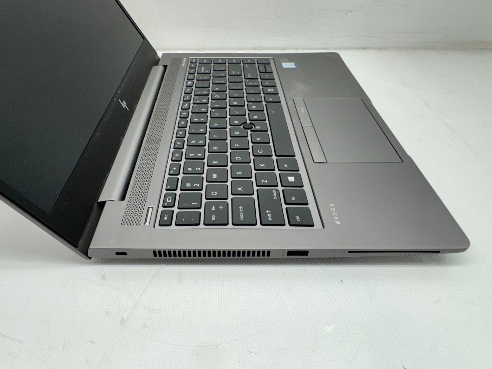 HP ZBook 14u G6 14″ i7-8665U@1.9GHz 16G 256G AMD WX3200 Windows 11 **READ**