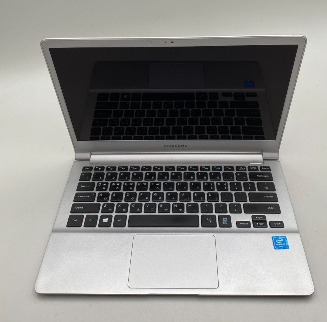 Samsung Notebook 9 13.3″ Pentium 4405U 2.1GHz 128GB SSD 4GB DDR3 Silver Laptop C