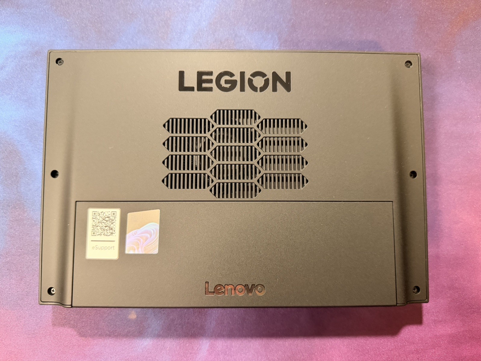 Lenovo Legion Go 2 Handheld Ryzen Z2 Extreme 32GB 2TB 8.8″ OLED 144Hz (MINT)