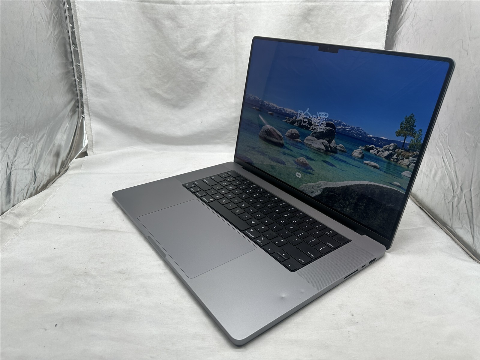 Apple MacBook Pro A2485 16″ Laptop M1 Pro 16GB RAM 512GB SSD Tahoe 26.4.1 *READ*