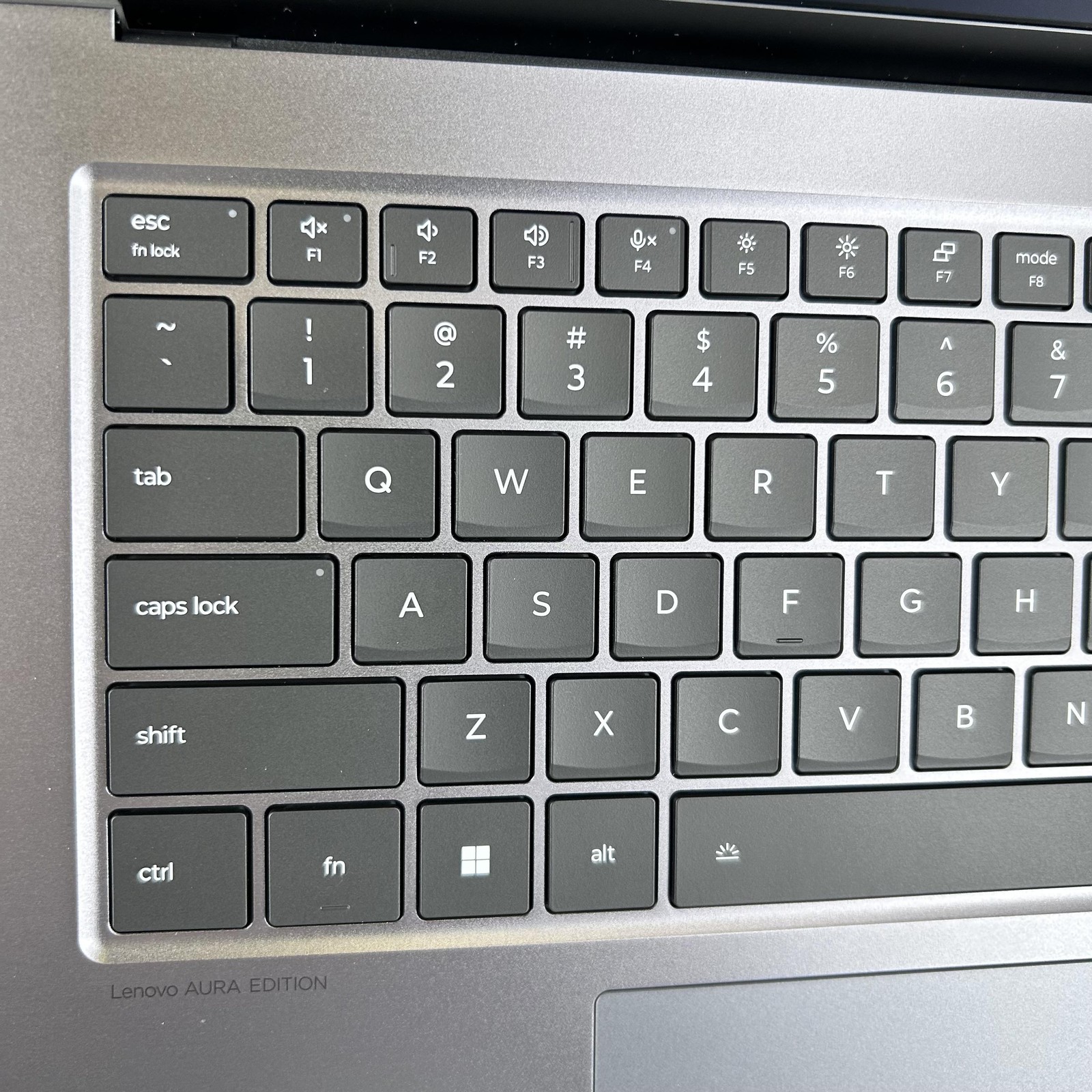 Lenovo ThinkPad X9 15 Gray QHD+ TOUCH 2.2 GHz Ultra 7 258V 32GB 1TB SSD Good