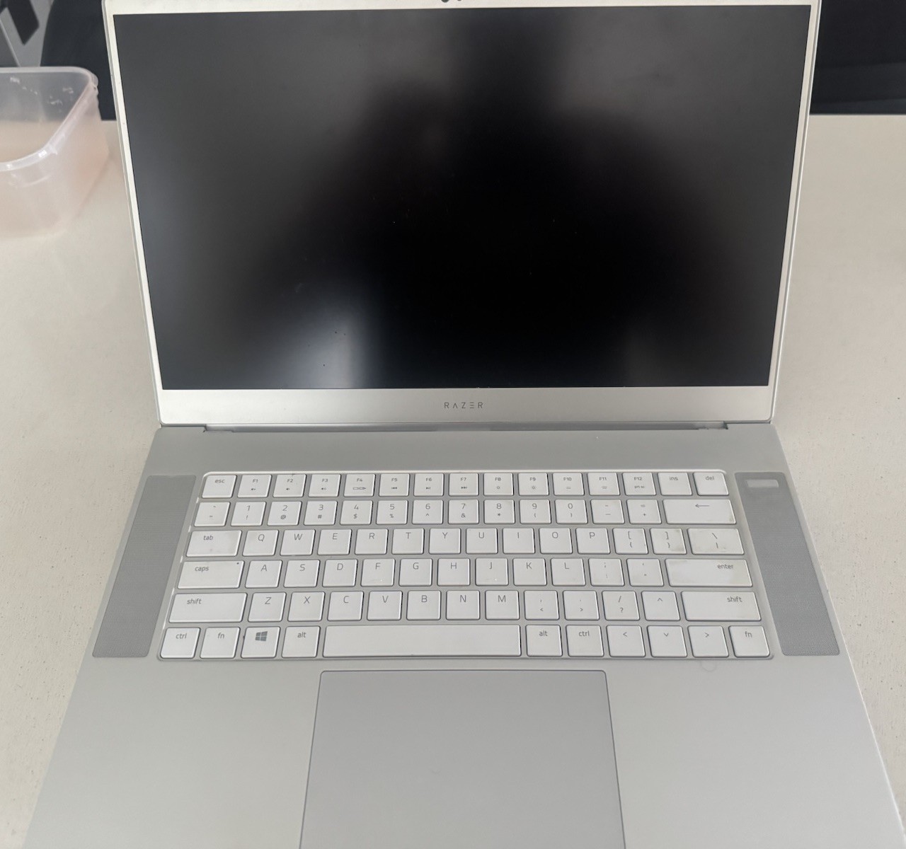 Razer Blade 15 Advanced Mercury – RZ09-03017EM2 – 15.6″ 64GB 512GB SDD i7-9750H