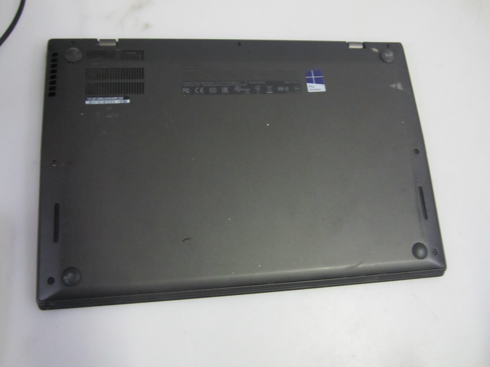 Lenovo ThinkPad X1 Carbon 2.30Ghz i5-5300U 8GB 256GB M2SSD Laptop w/ AC [NO OS]