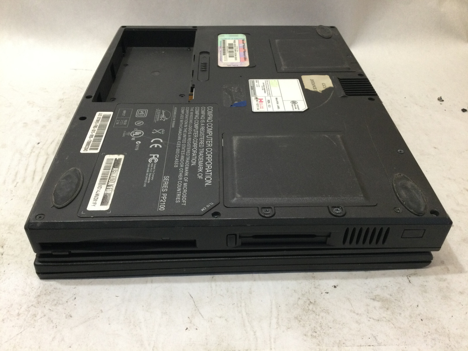 COMPAQ ARMADA 110-PP2100 – FOR PARTS – 256MB RAM – INTEL PENTIUM – READ DESC -BB