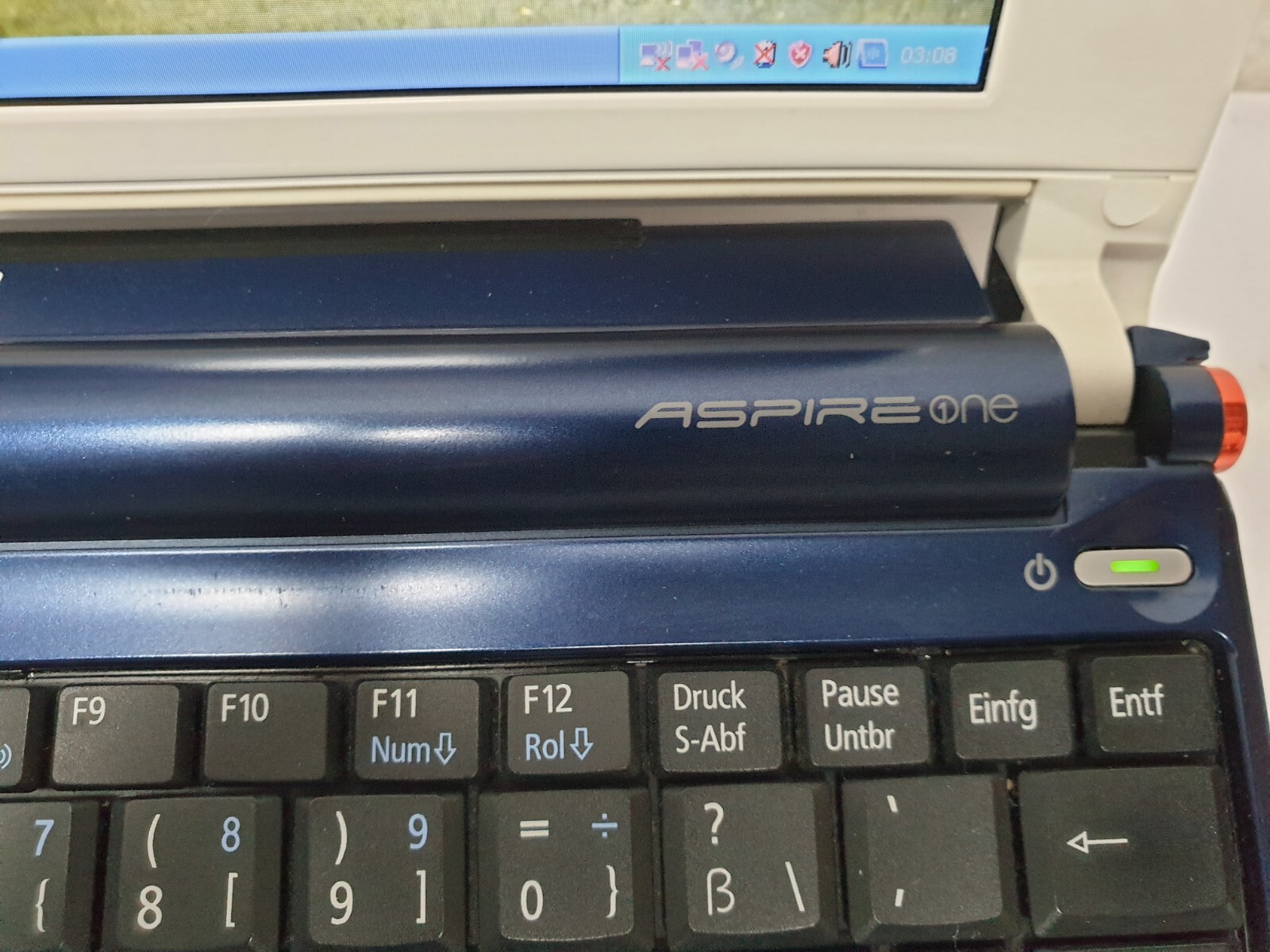 Acer Aspire ONE Mini Notebook Windows XP 160GB 1.5GB Laptop WEBCAM VGA 8.9″