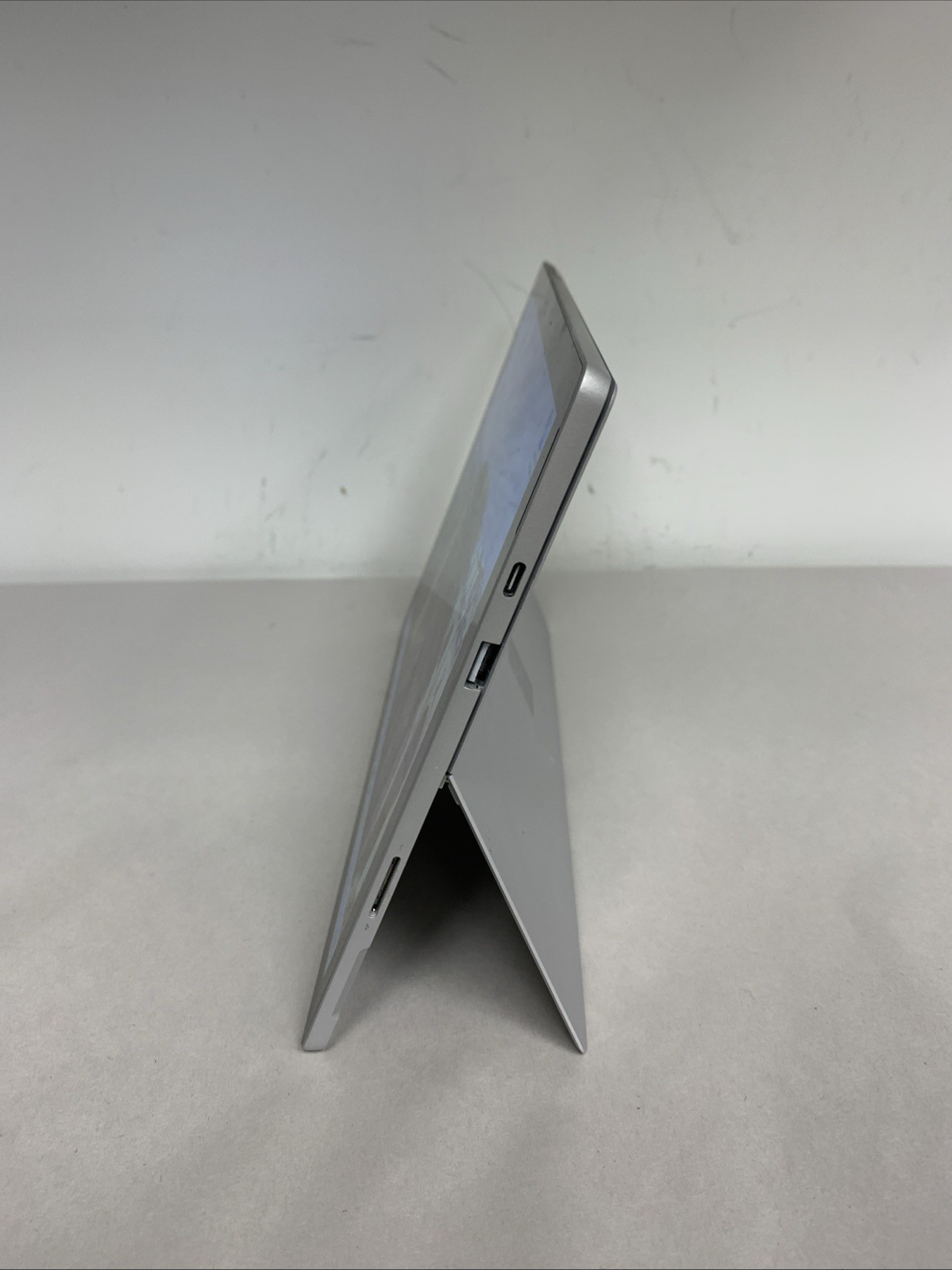 Microsoft Surface Pro 7+ 1960 Core i5-1135G7 8GB RAM 256GB SSD Win11 Pro