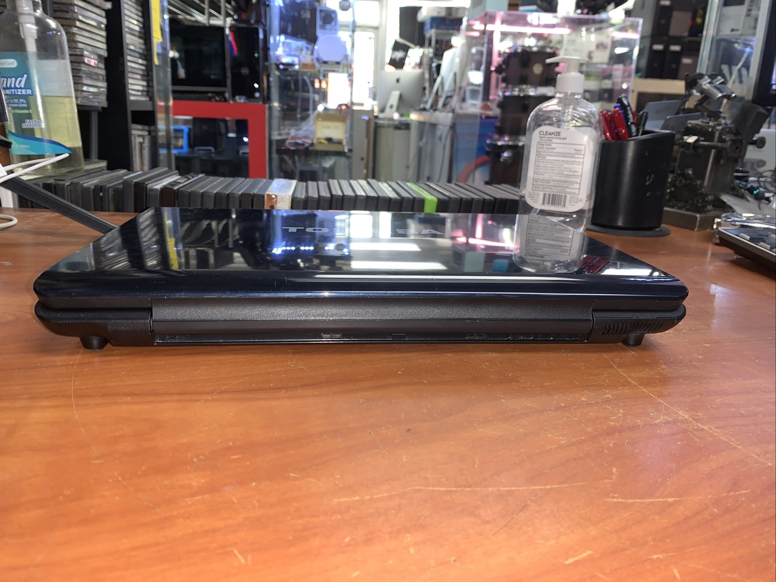 Toshiba Satellite A205-S5879 Dual Core 1.60 GHz 2.GB Ram NO HDD FOR PARTS