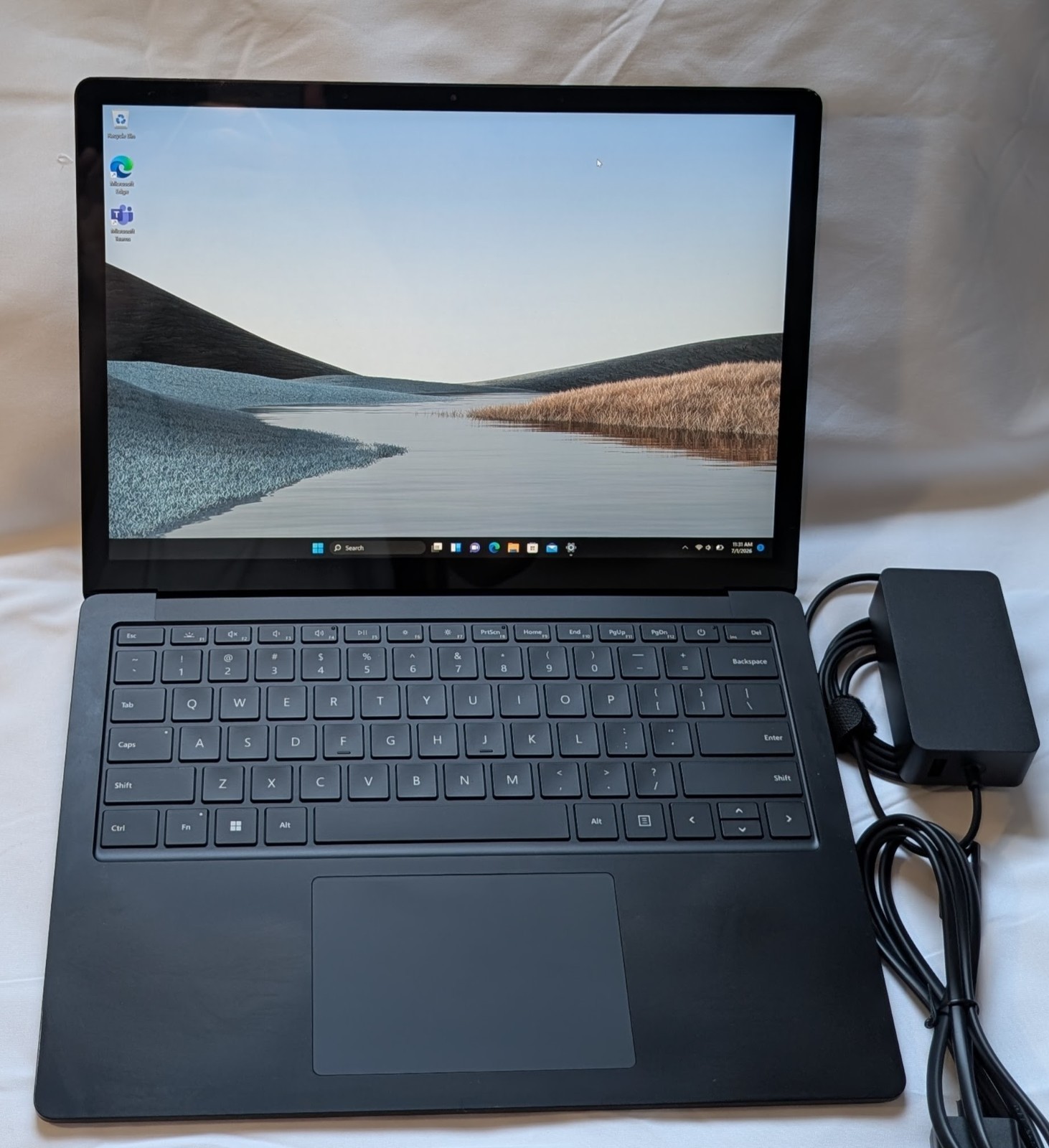 NICE Black Microsoft Surface LAPTOP 3 i7 16GB RAM 13.5 INCH WINDOWS 11 PRO
