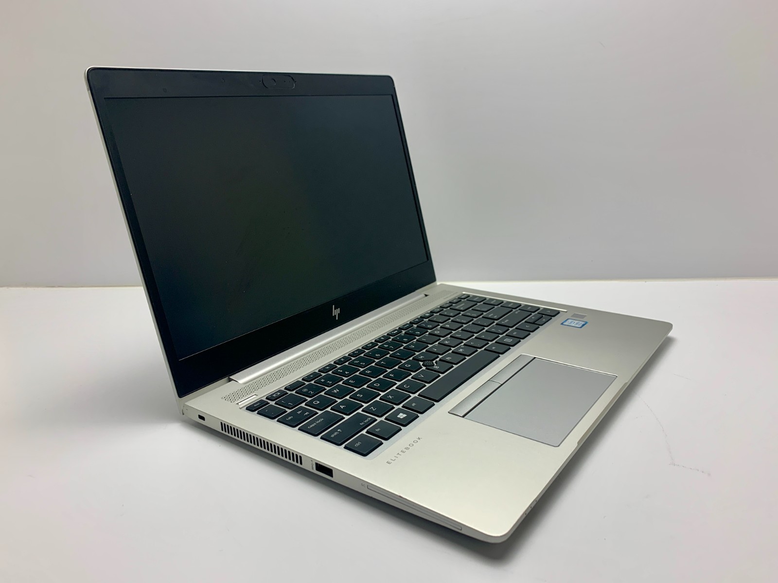 HP EliteBook 840 G6 | i5-8265U | 8GB RAM | 128GB SSD | LINUX | SCREEN SPOTS