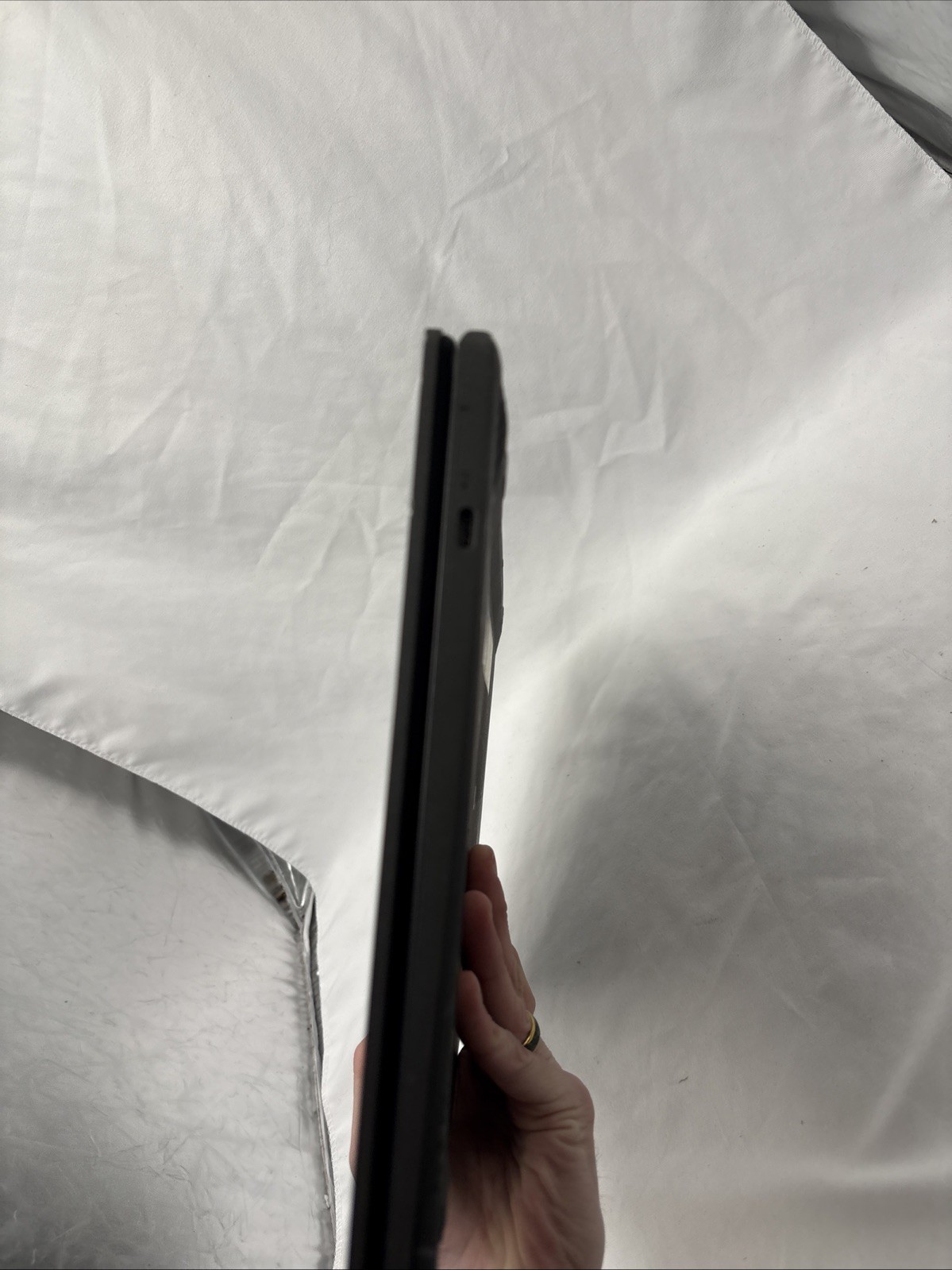 ASUS Chromebook CM14 14″ FHD Laptop MediaTek Kompanio 520 4GB RAM 64GB eMMC