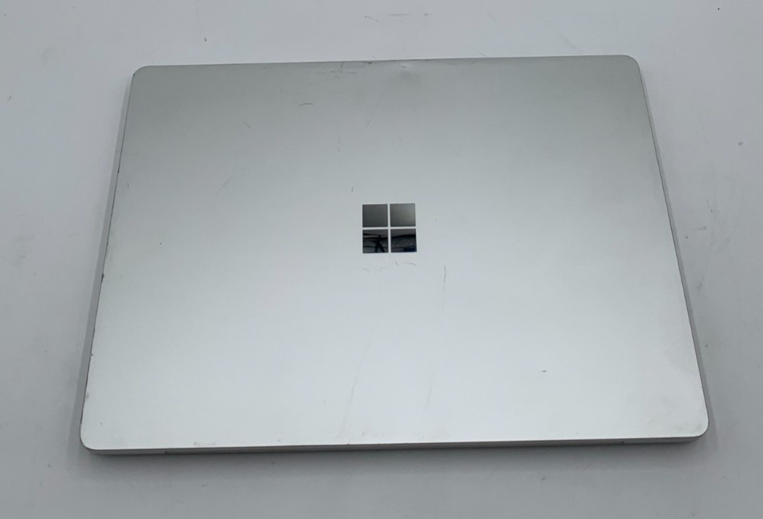 Microsoft Surface Laptop Go 1943 12.5″ i5-1035G1 1GHz 256GB SSD 8GB DDR4 SLVR C