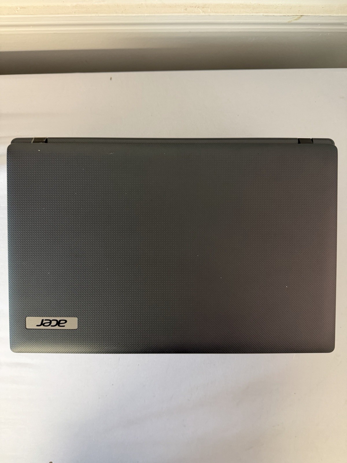 Acer Aspire 5250-0450 Laptop – Good Screen – AMD-E350 – RAM 4 GB – Read Des