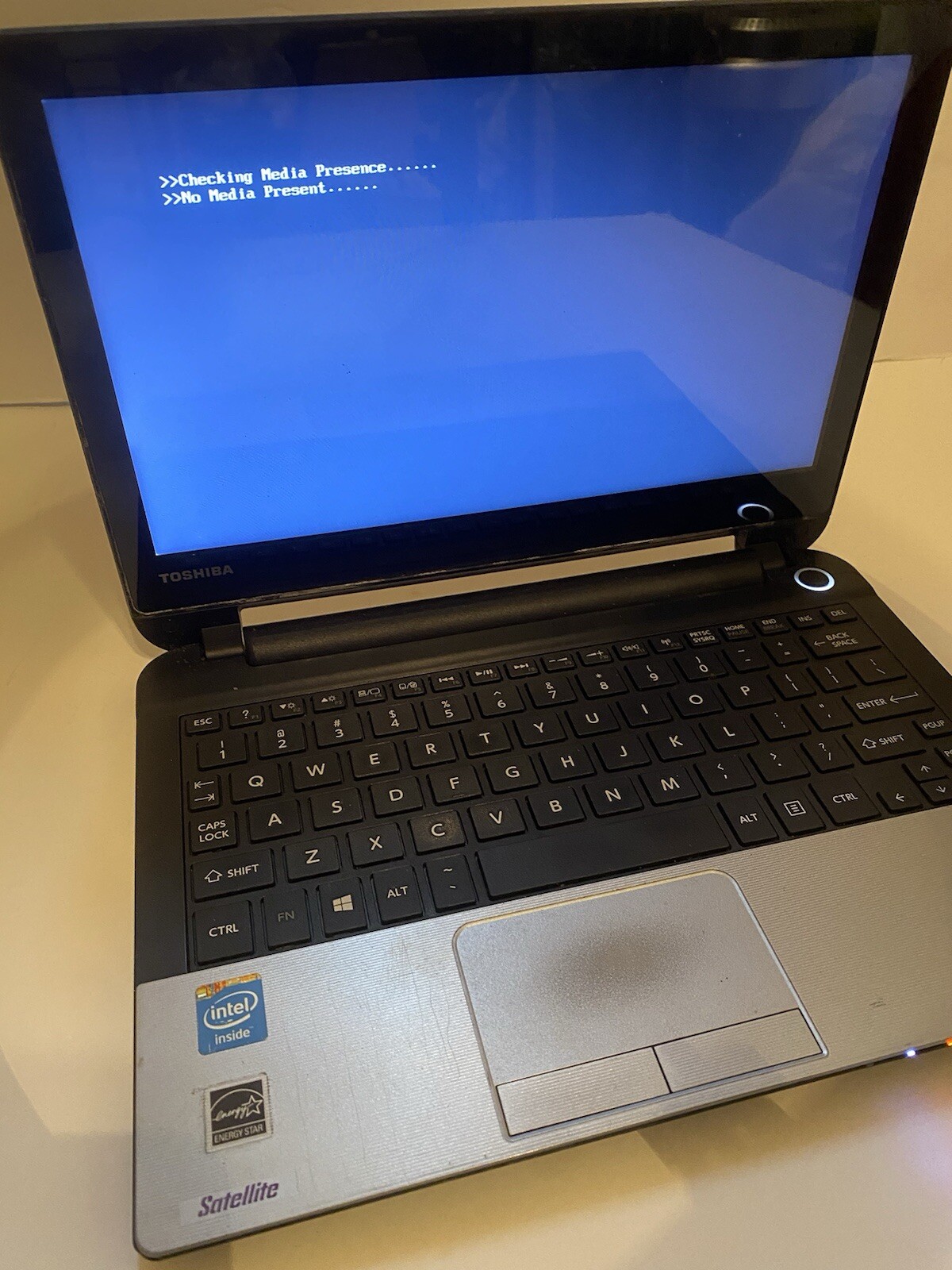 Toshiba Laptop Satelite NB15T-A1303 (No Hard Drive)