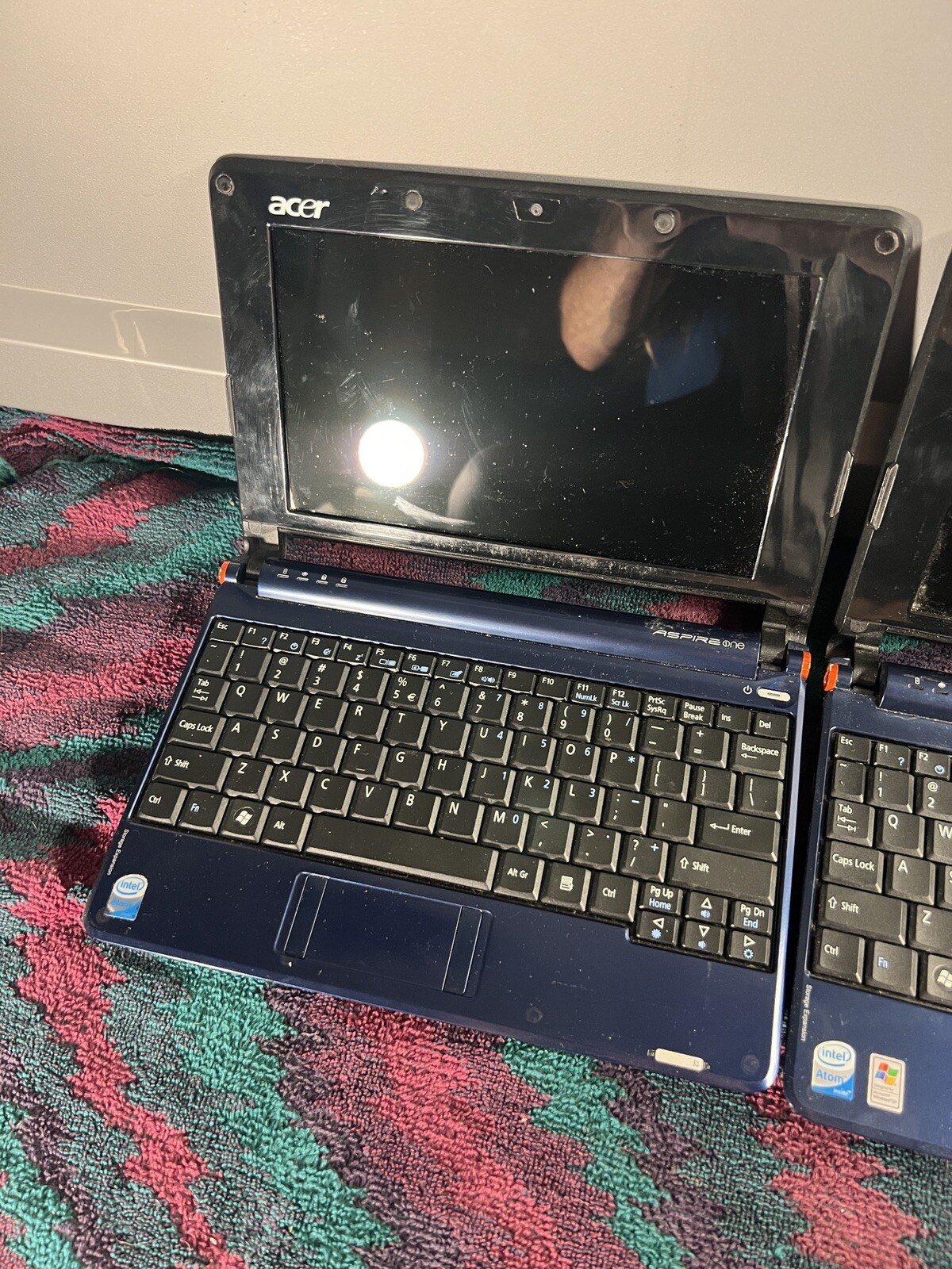 TWO Acer Aspire One Series ZG5 Intel Atom 1.60GHz Netbook Laptops lot