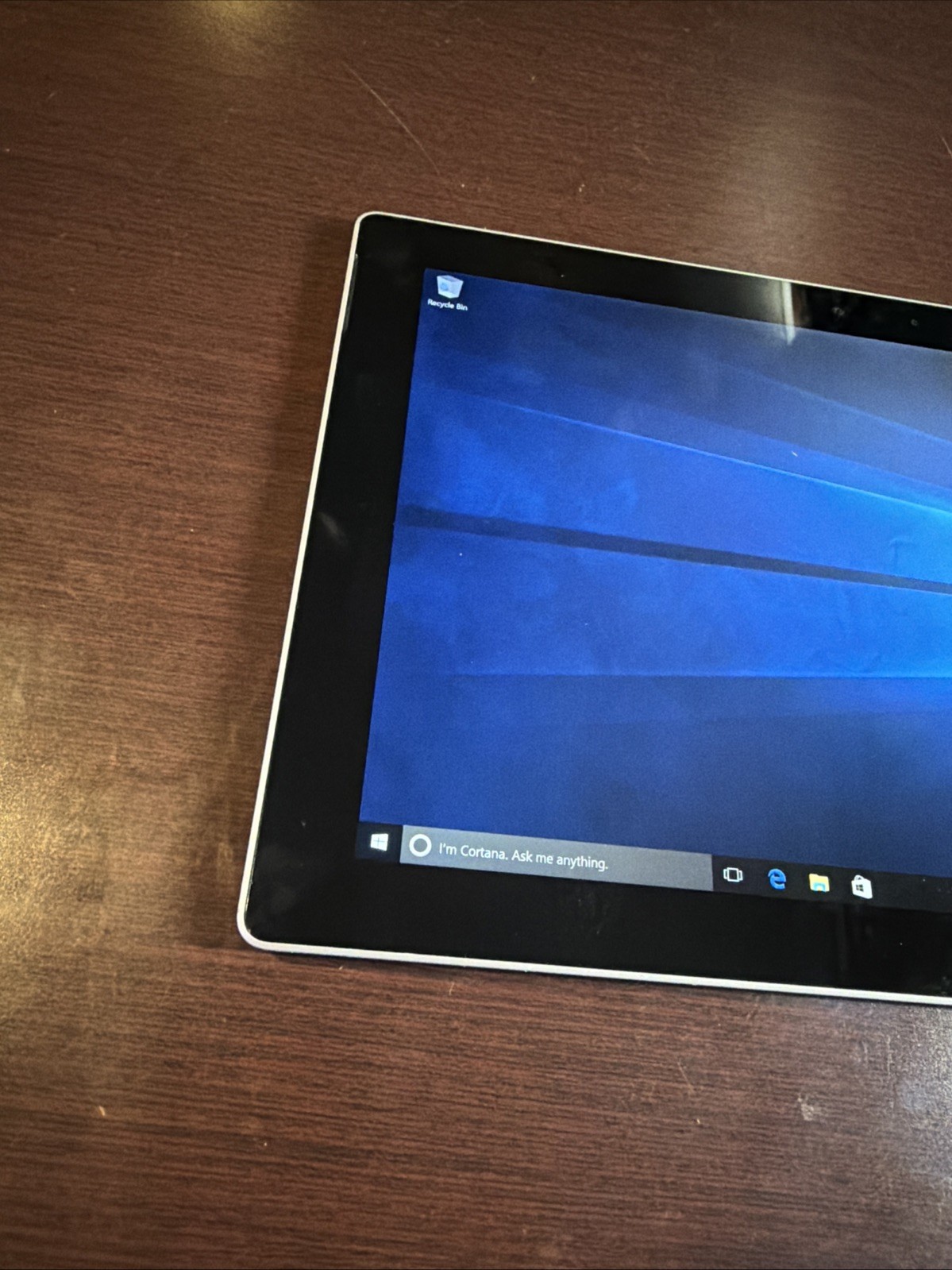 Microsoft Surface 3 Tablet Intel Atom X7-Z8700 4gb Ram 128gb SSD Windows 10 Pro